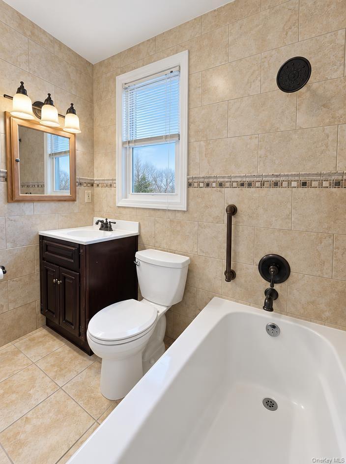 Single Family Whitelaw Street Queens, NY 11417, MLS-1059620-9