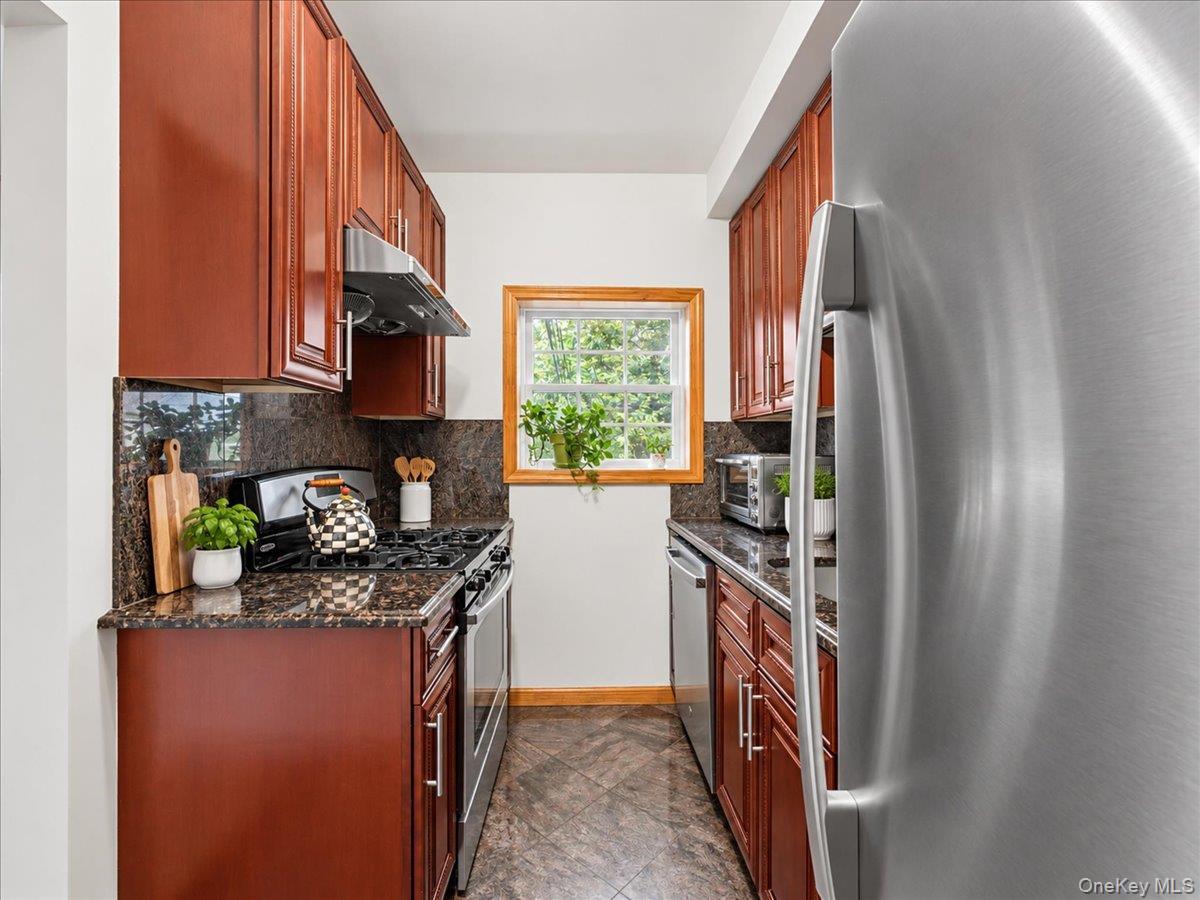 Single Family Utopia Parkway  Queens, NY 11366, MLS-1059695-10