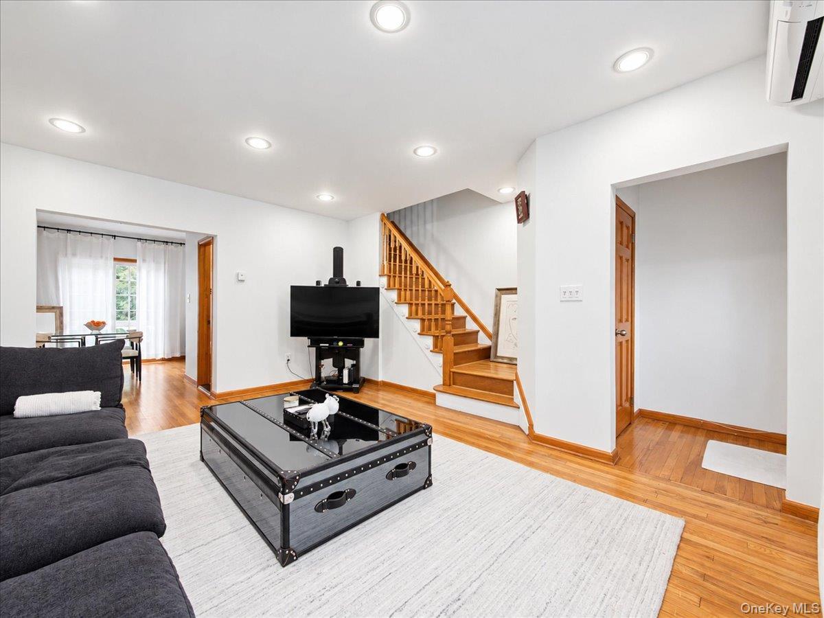 Single Family Utopia Parkway  Queens, NY 11366, MLS-1059695-4
