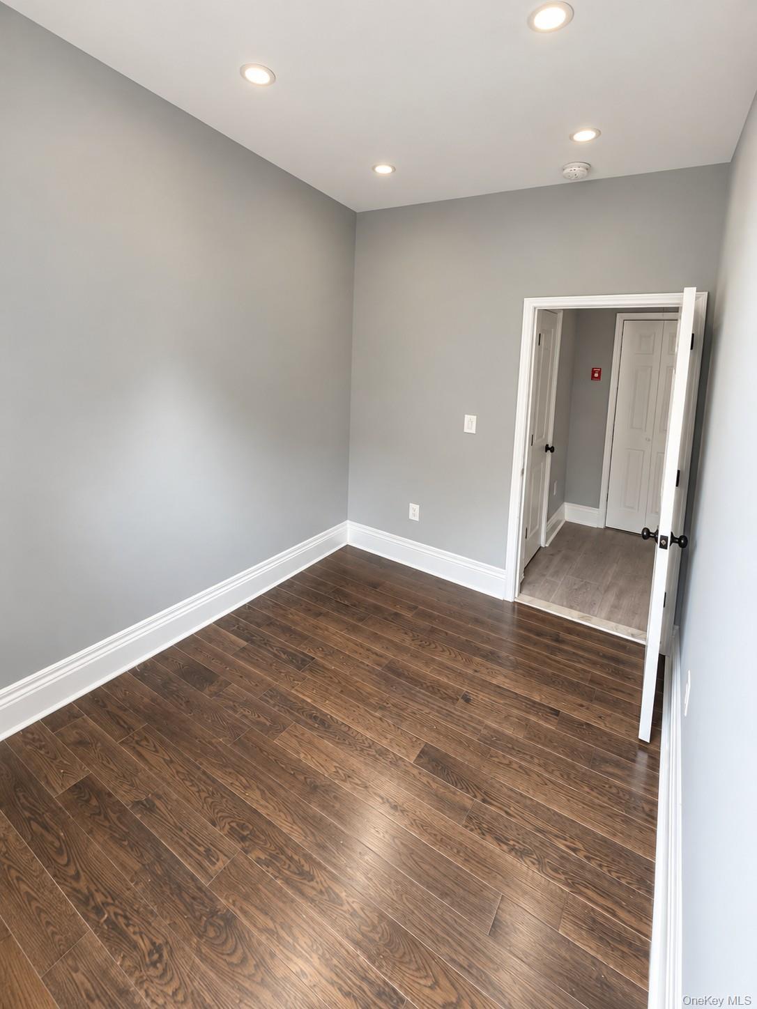 Apartment Hemlock Street Brooklyn, NY 11208, MLS-1059773-7