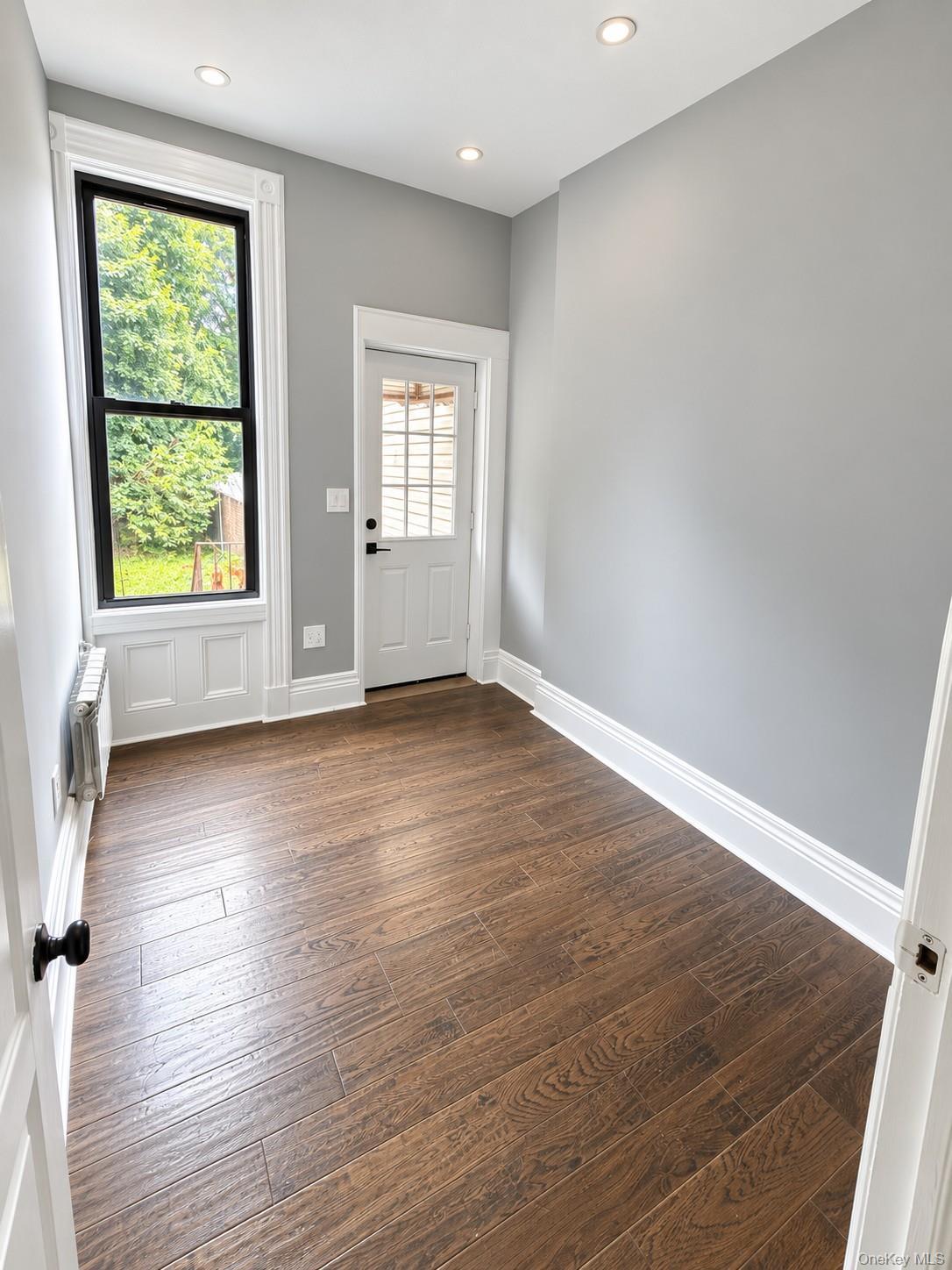 Apartment Hemlock Street  Brooklyn, NY 11208, MLS-1059773-8