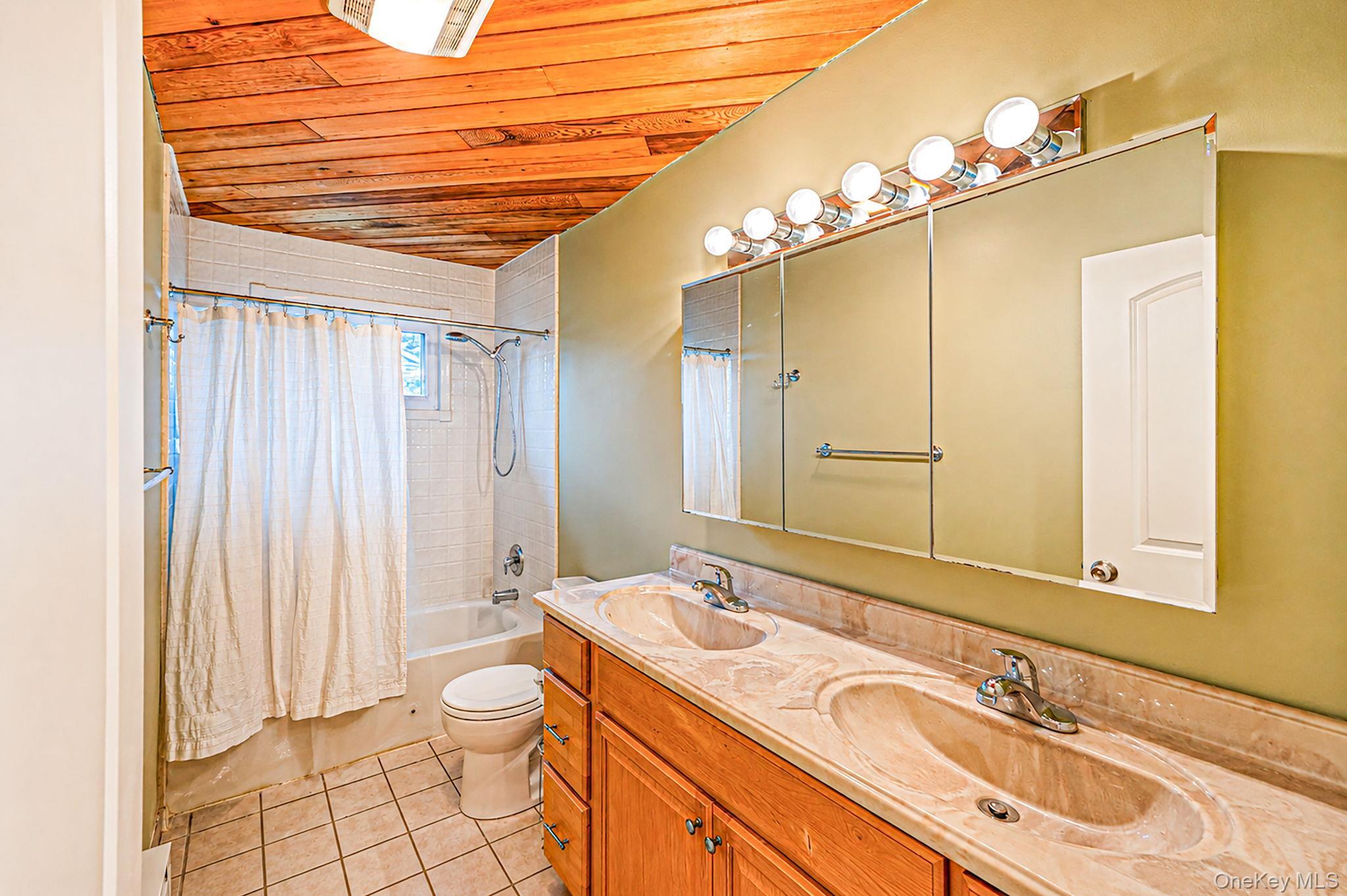 Single Family Trafalgar Drive  Suffolk County, NY 11967, MLS-1059794-13