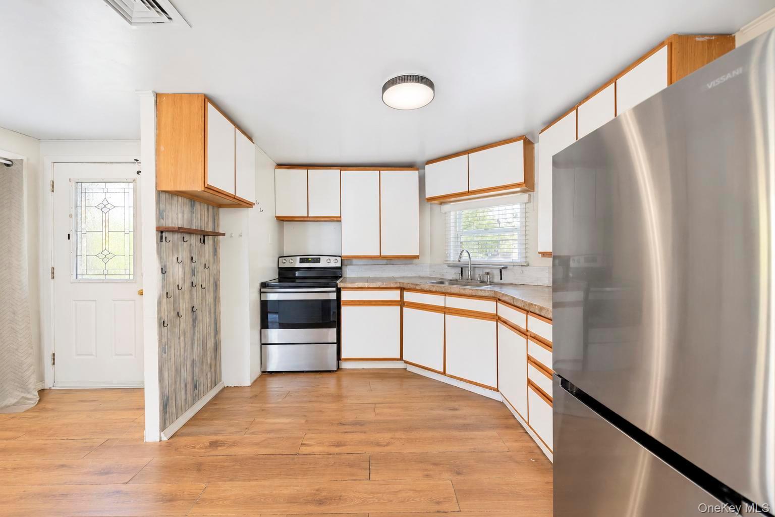 Single Family Hewlett Drive Suffolk County, NY 11789, MLS-1059858-15