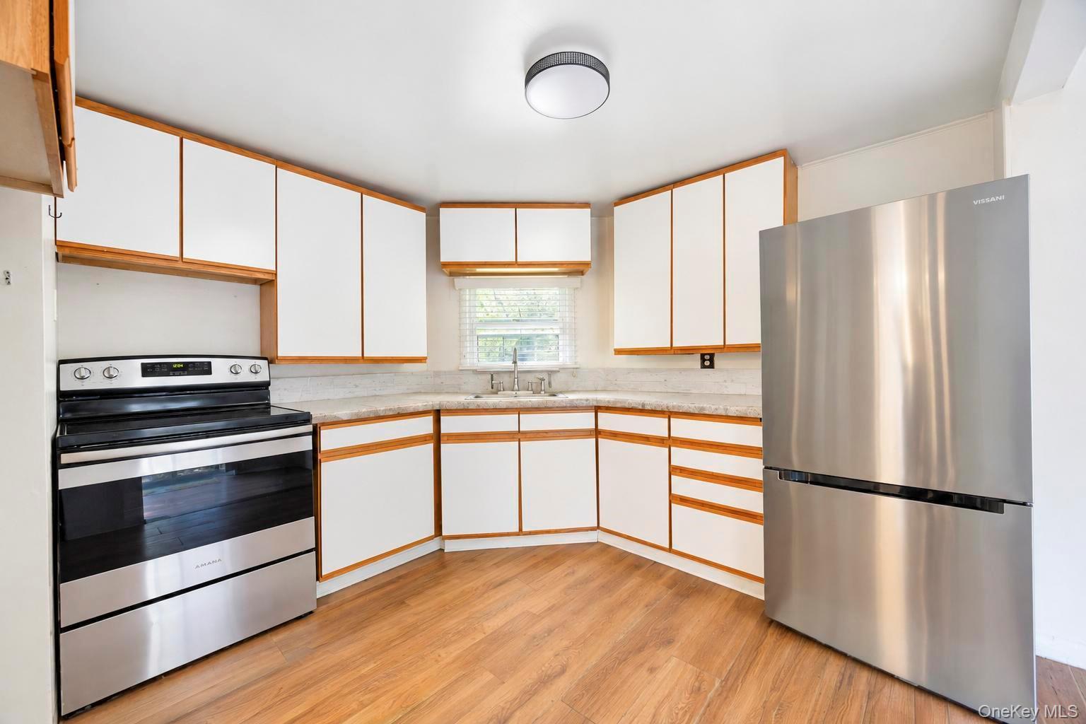 Single Family Hewlett Drive Suffolk County, NY 11789, MLS-1059858-16