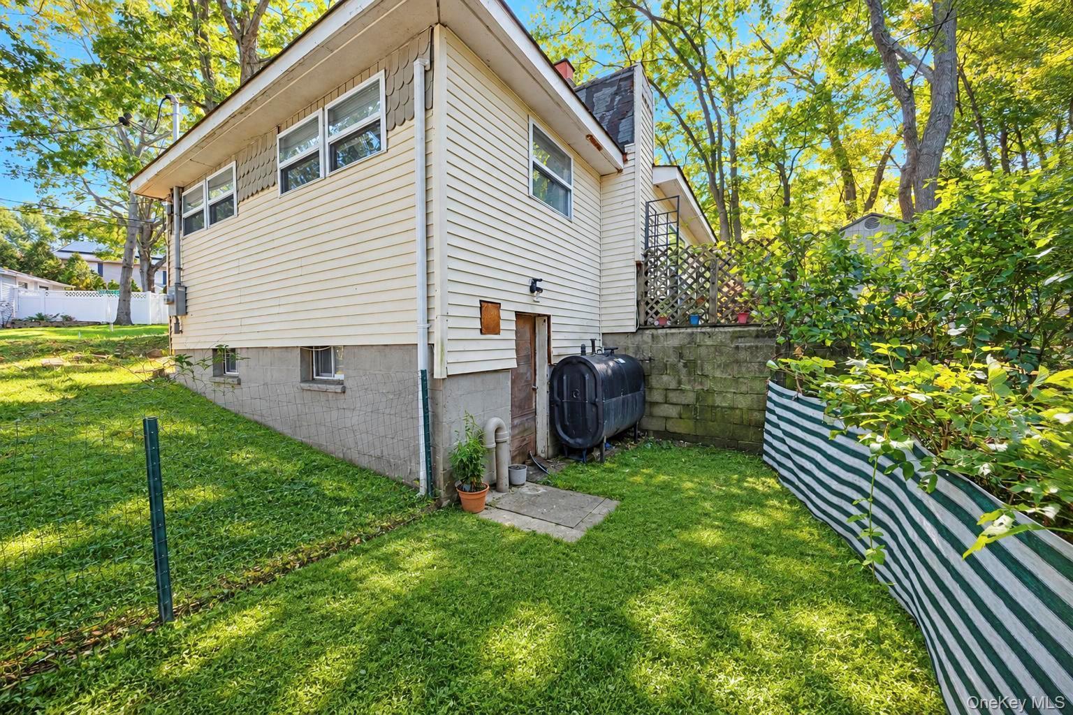 Single Family Hewlett Drive Suffolk County, NY 11789, MLS-1059858-6