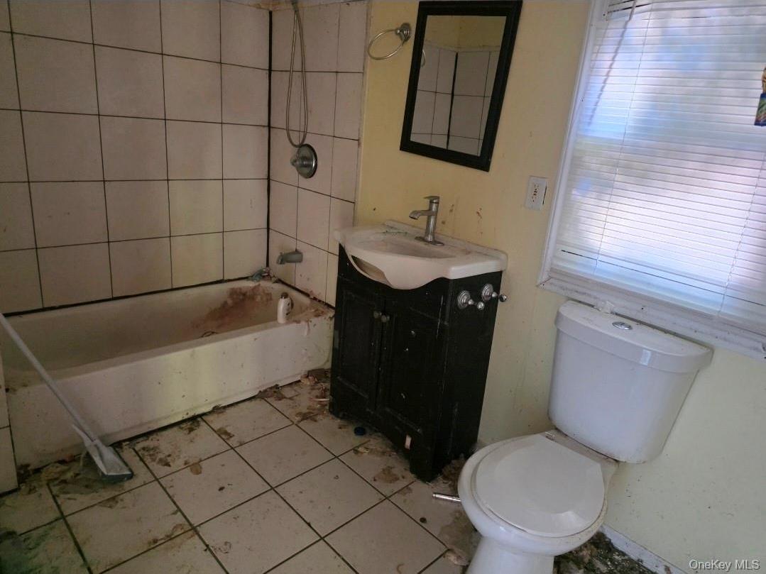 Single Family Locust Drive  Suffolk County, NY 11778, MLS-1059871-5