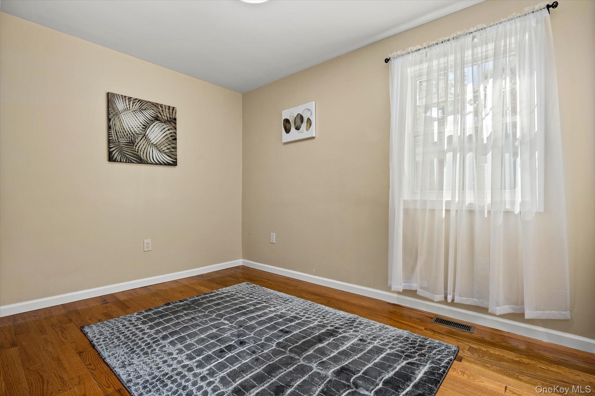 Single Family 124th Avenue  Queens, NY 11434, MLS-1059911-15