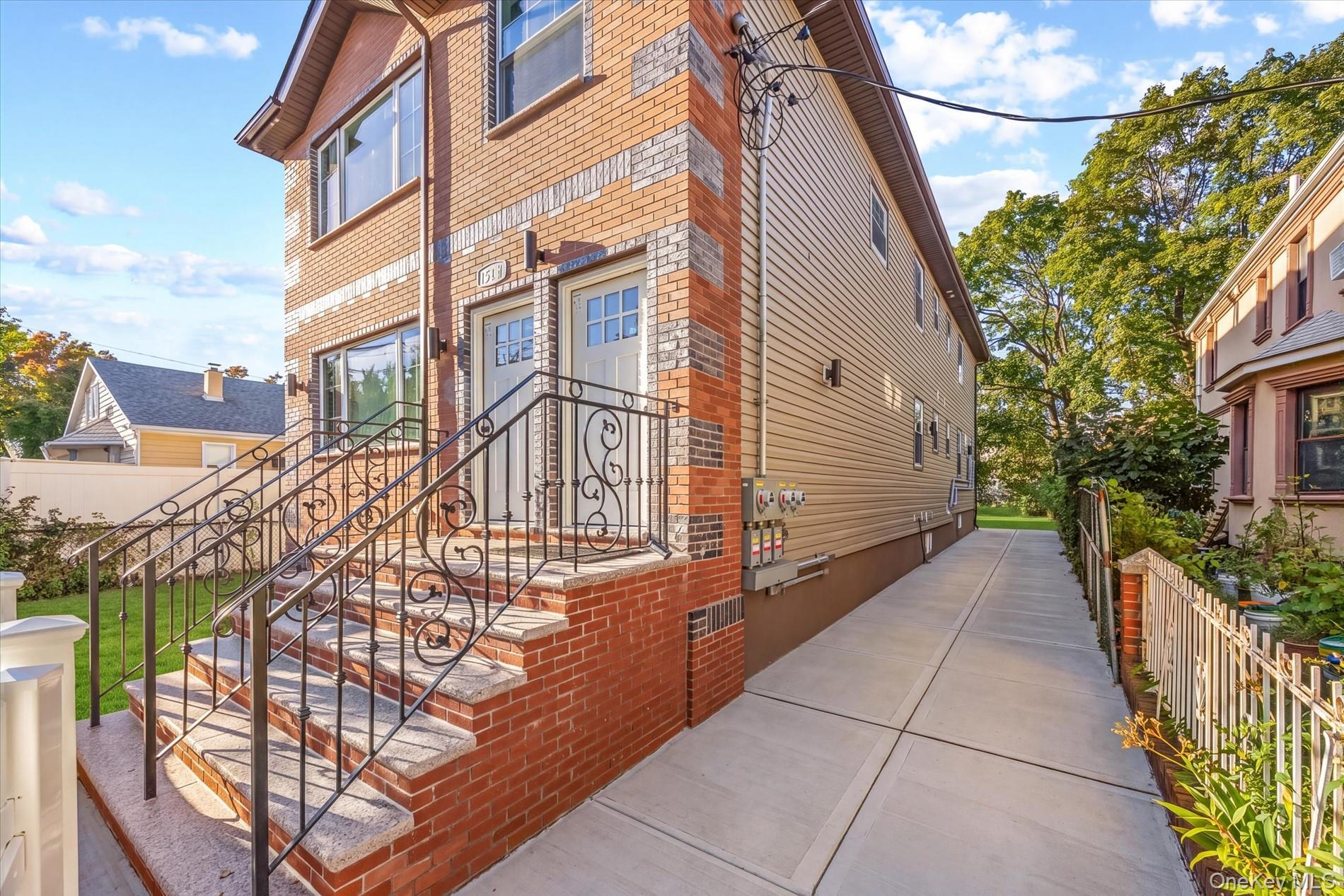 Single Family 124th Avenue  Queens, NY 11434, MLS-1059911-2