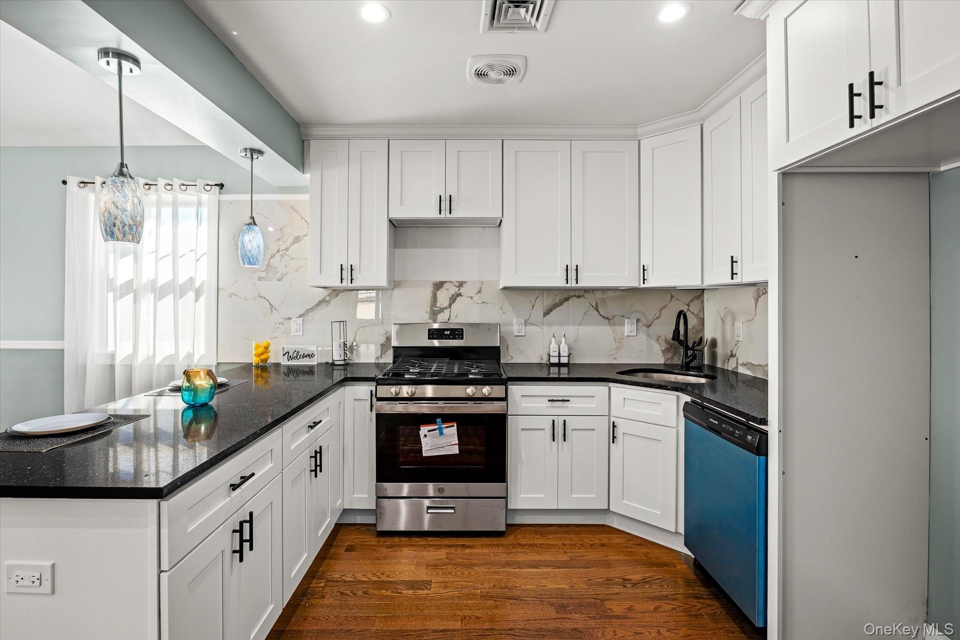 Single Family 124th Avenue  Queens, NY 11434, MLS-1059911-22