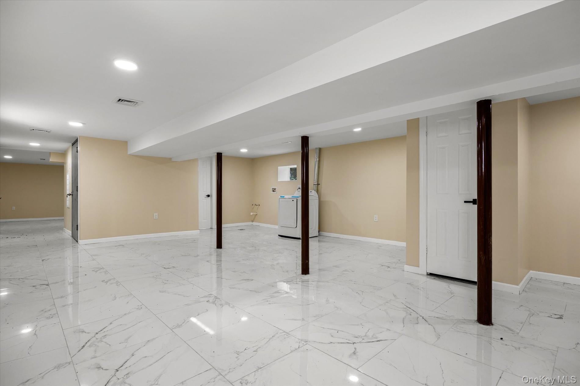 Single Family 124th Avenue  Queens, NY 11434, MLS-1059911-32