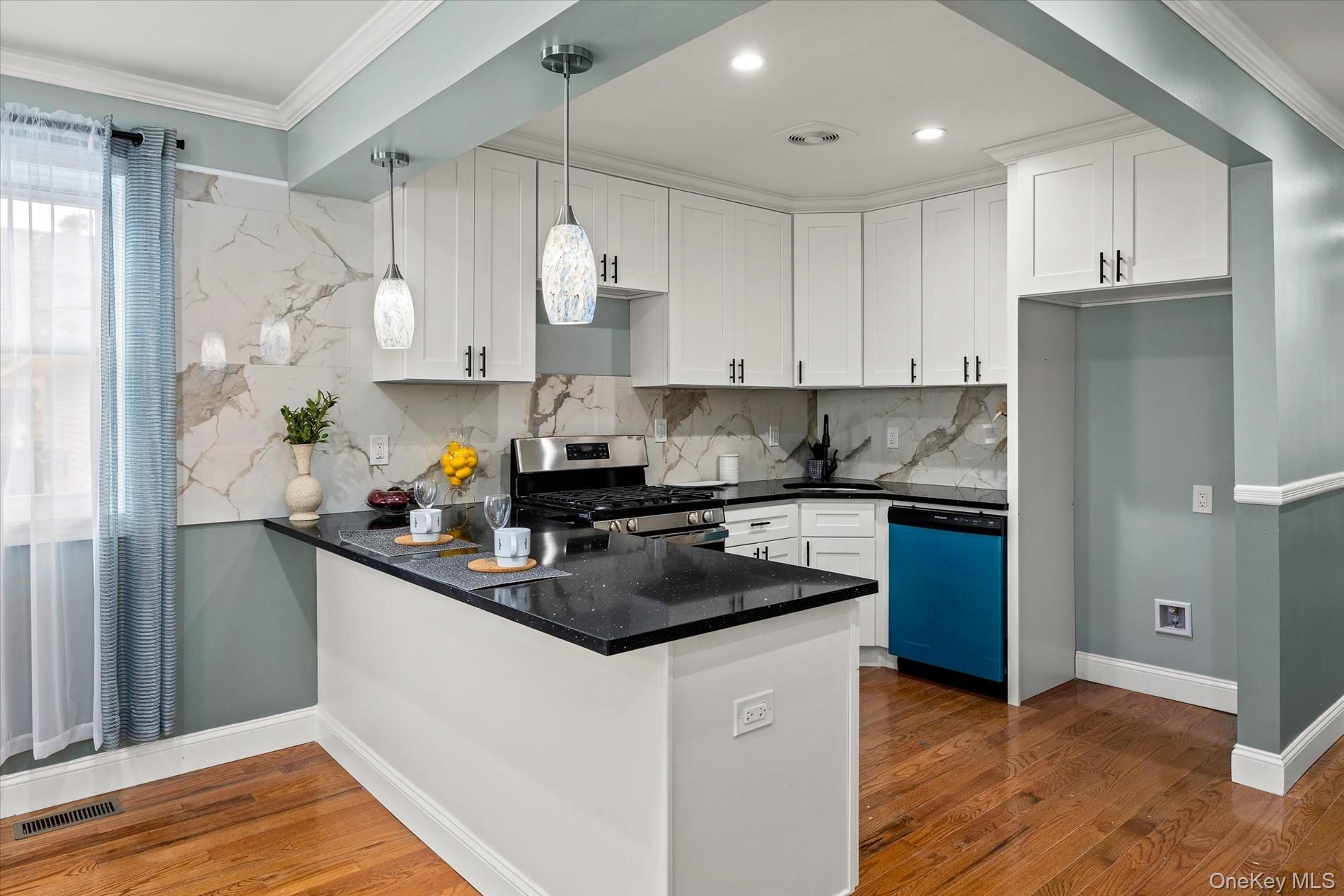 Single Family 124th Avenue  Queens, NY 11434, MLS-1059911-7