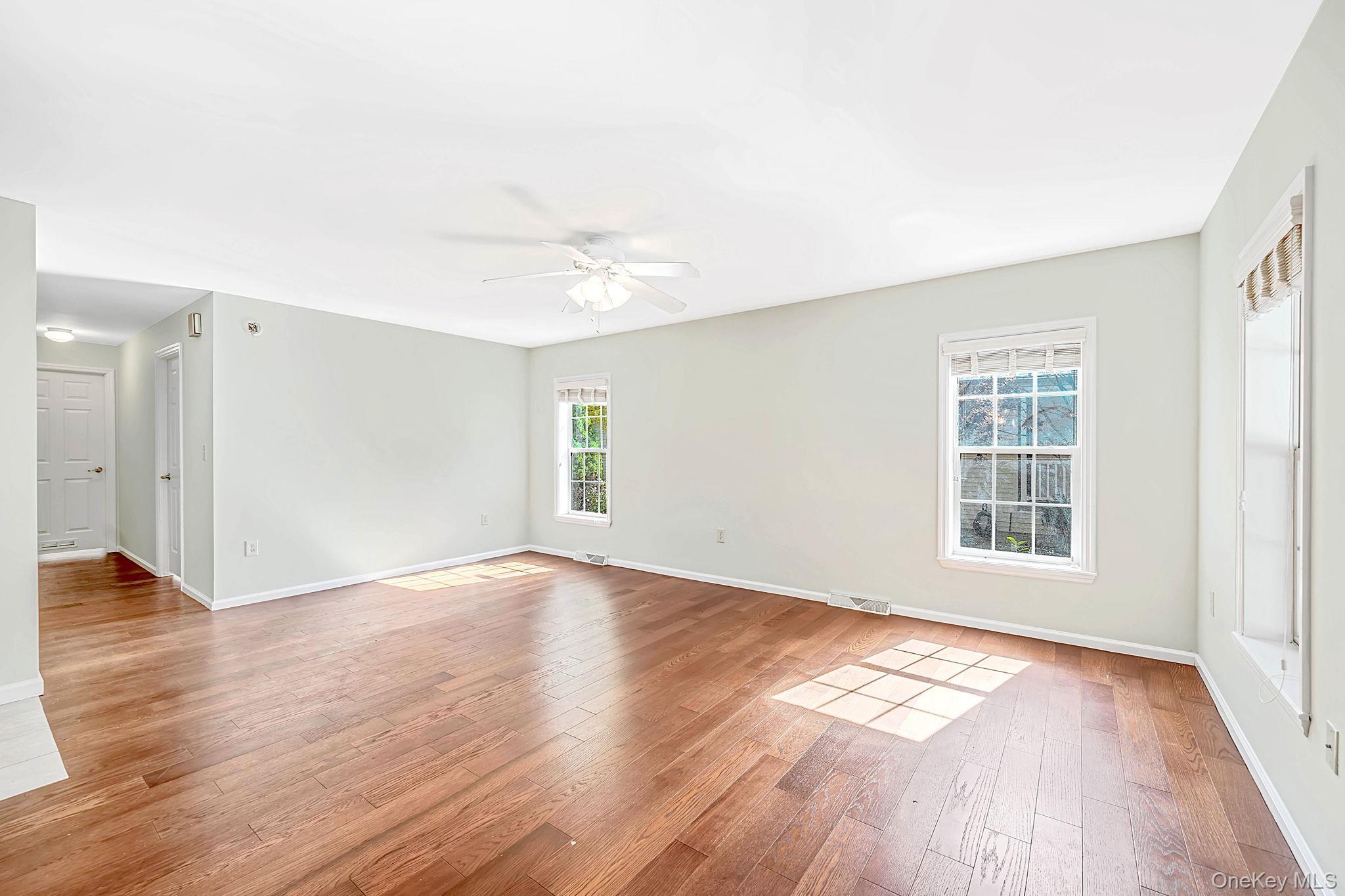 Single Family Old Country Road  Suffolk County, NY 11901, MLS-1059912-10