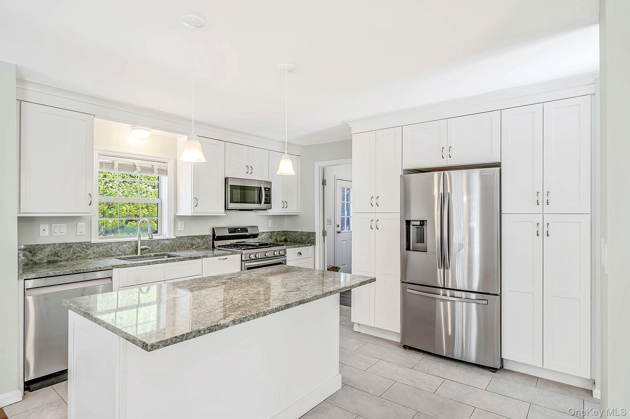 Single Family Old Country Road  Suffolk County, NY 11901, MLS-1059912-19