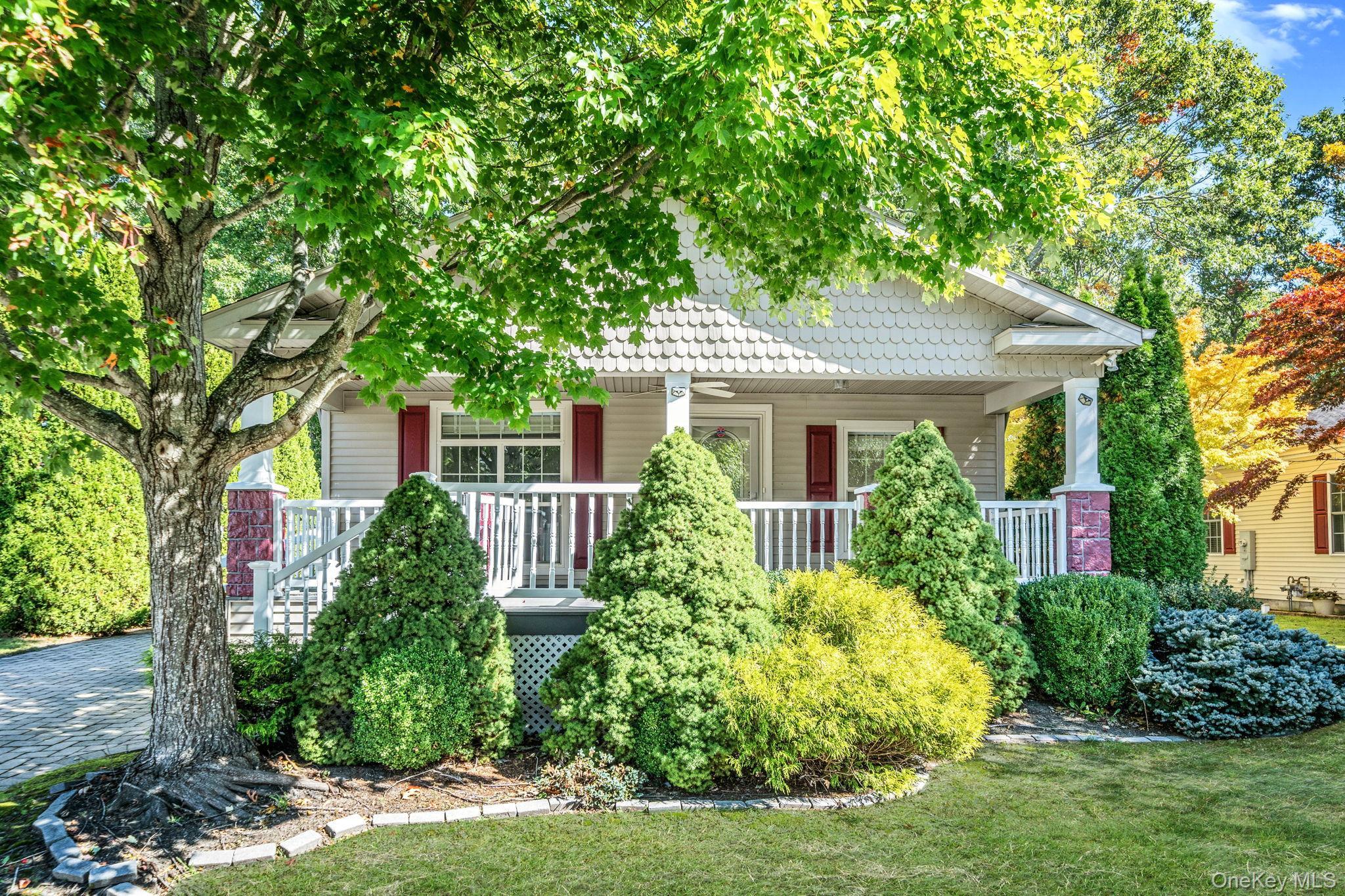 Single Family Old Country Road  Suffolk County, NY 11901, MLS-1059912-2