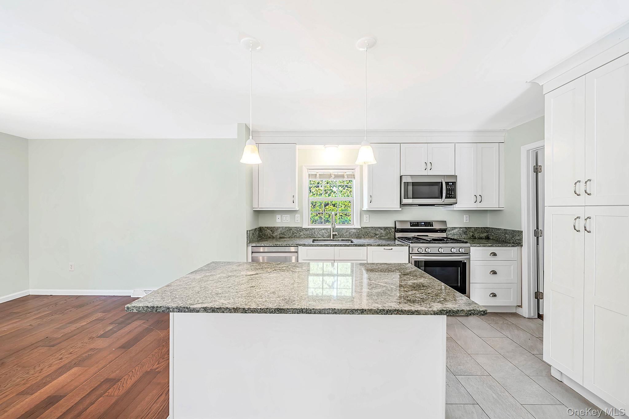 Single Family Old Country Road  Suffolk County, NY 11901, MLS-1059912-20