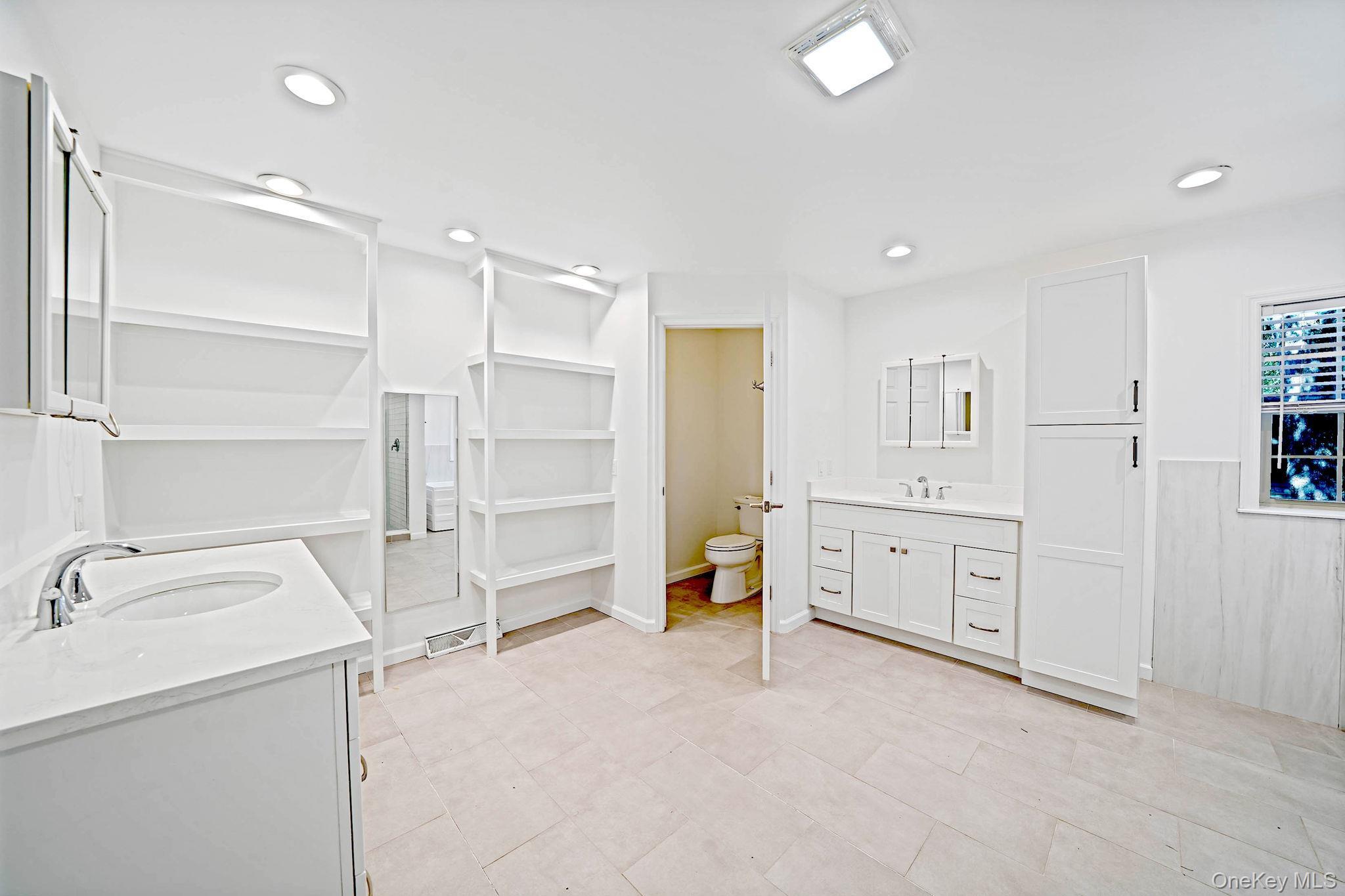 Single Family Old Country Road  Suffolk County, NY 11901, MLS-1059912-29