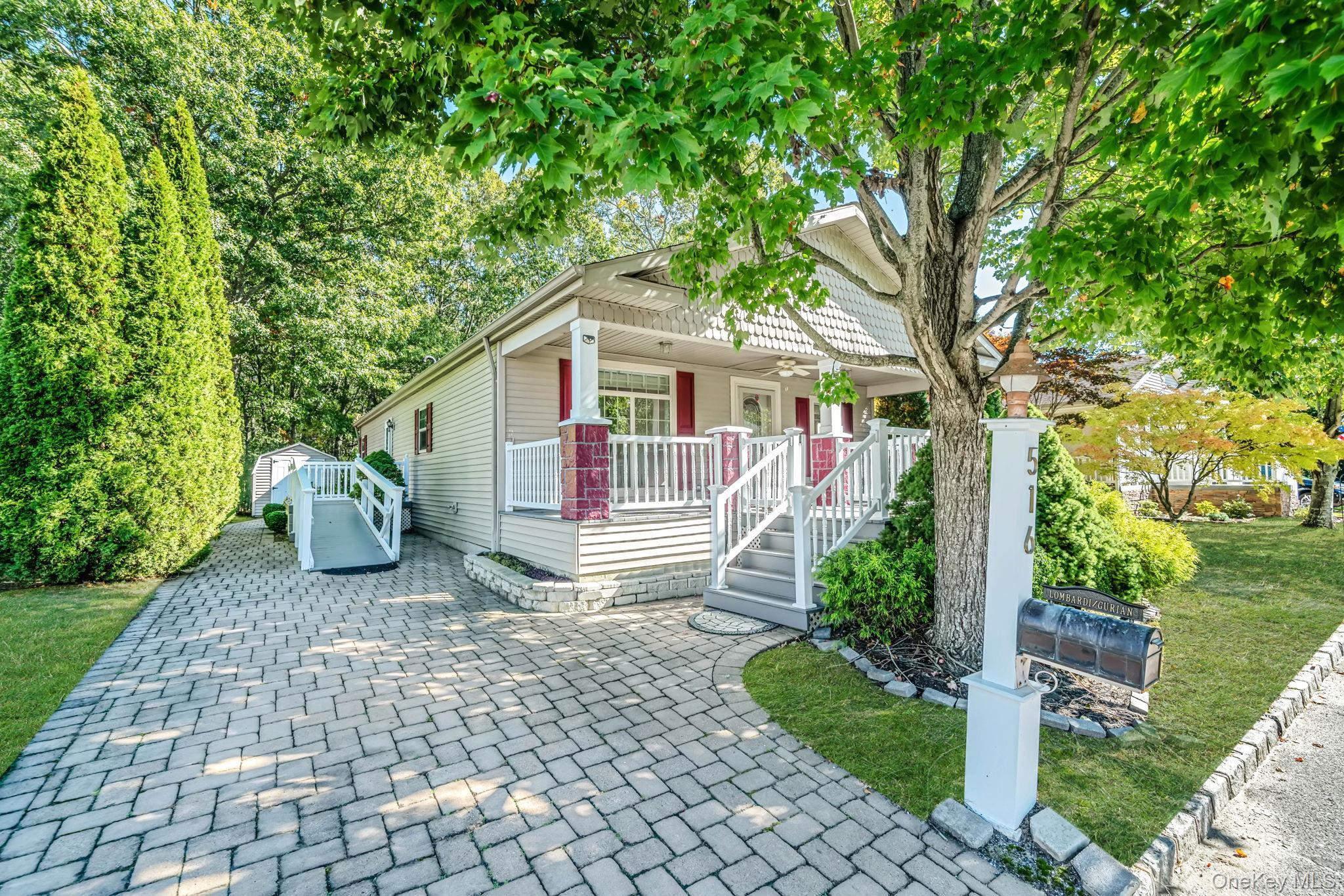 Single Family Old Country Road  Suffolk County, NY 11901, MLS-1059912-3