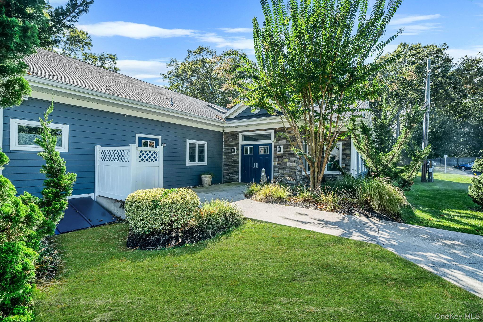 Single Family Old Country Road  Suffolk County, NY 11901, MLS-1059912-33