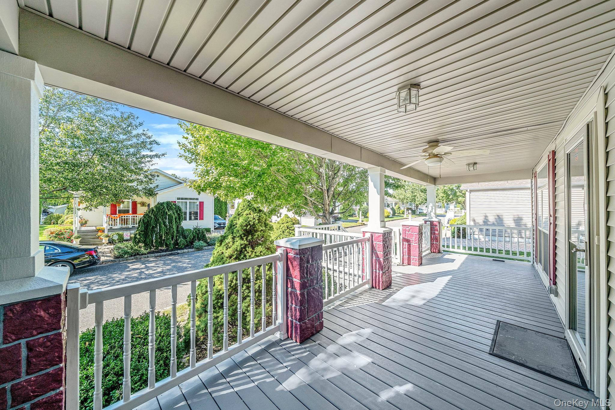 Single Family Old Country Road  Suffolk County, NY 11901, MLS-1059912-5