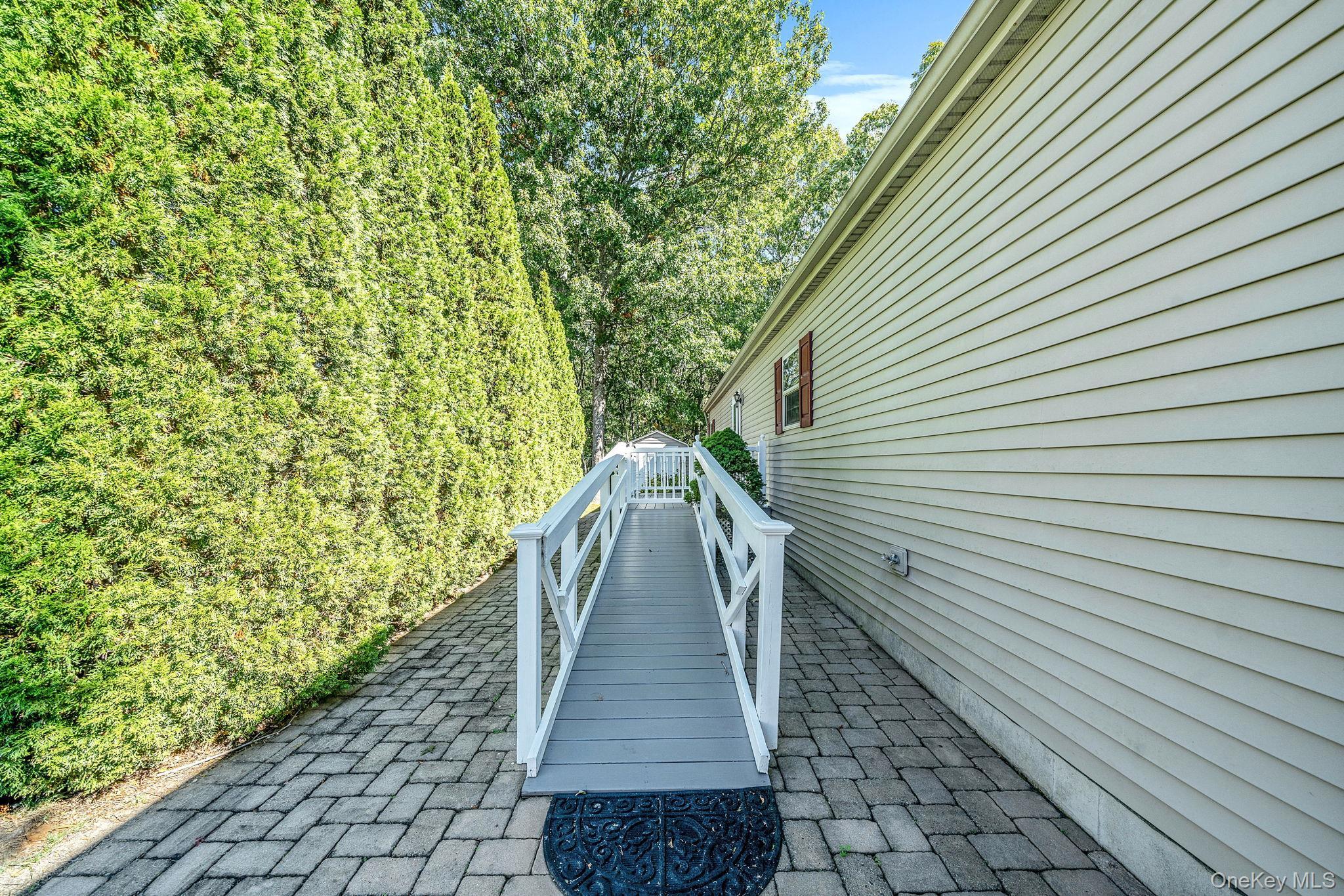 Single Family Old Country Road  Suffolk County, NY 11901, MLS-1059912-6