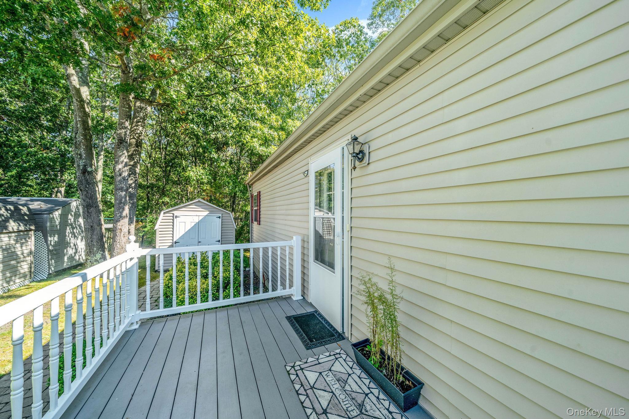 Single Family Old Country Road  Suffolk County, NY 11901, MLS-1059912-7
