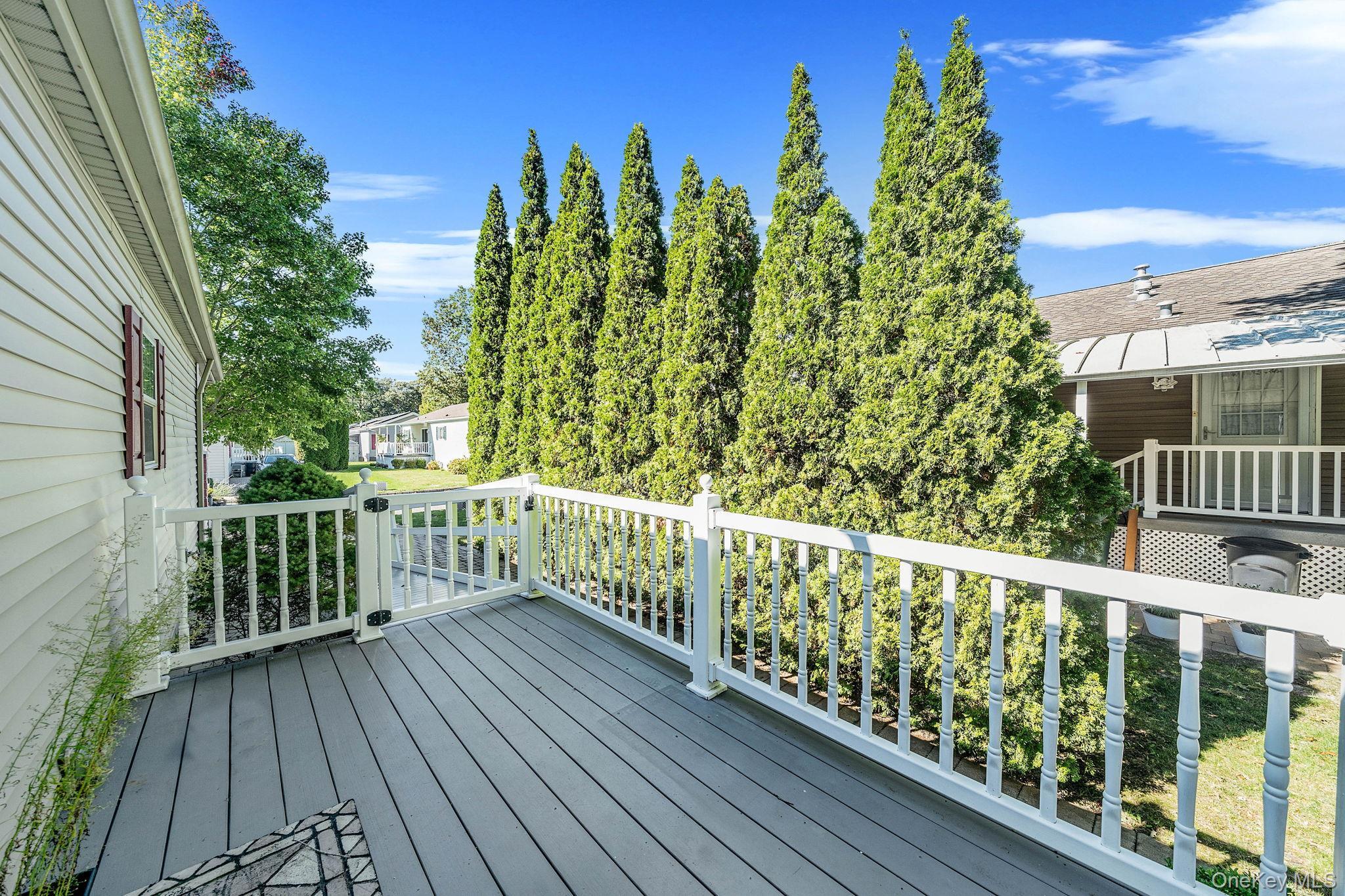 Single Family Old Country Road  Suffolk County, NY 11901, MLS-1059912-8