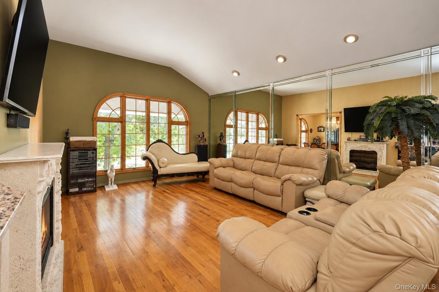 Single Family 90th Street  Queens, NY 11414, MLS-1059929-10