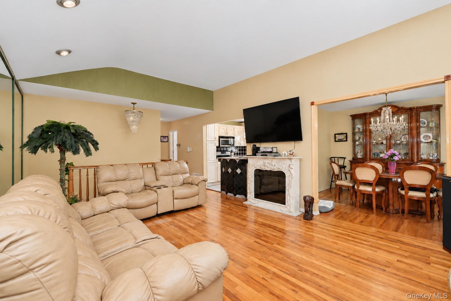 Single Family 90th Street  Queens, NY 11414, MLS-1059929-11