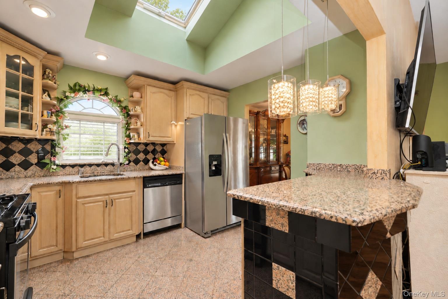Single Family 90th Street  Queens, NY 11414, MLS-1059929-13