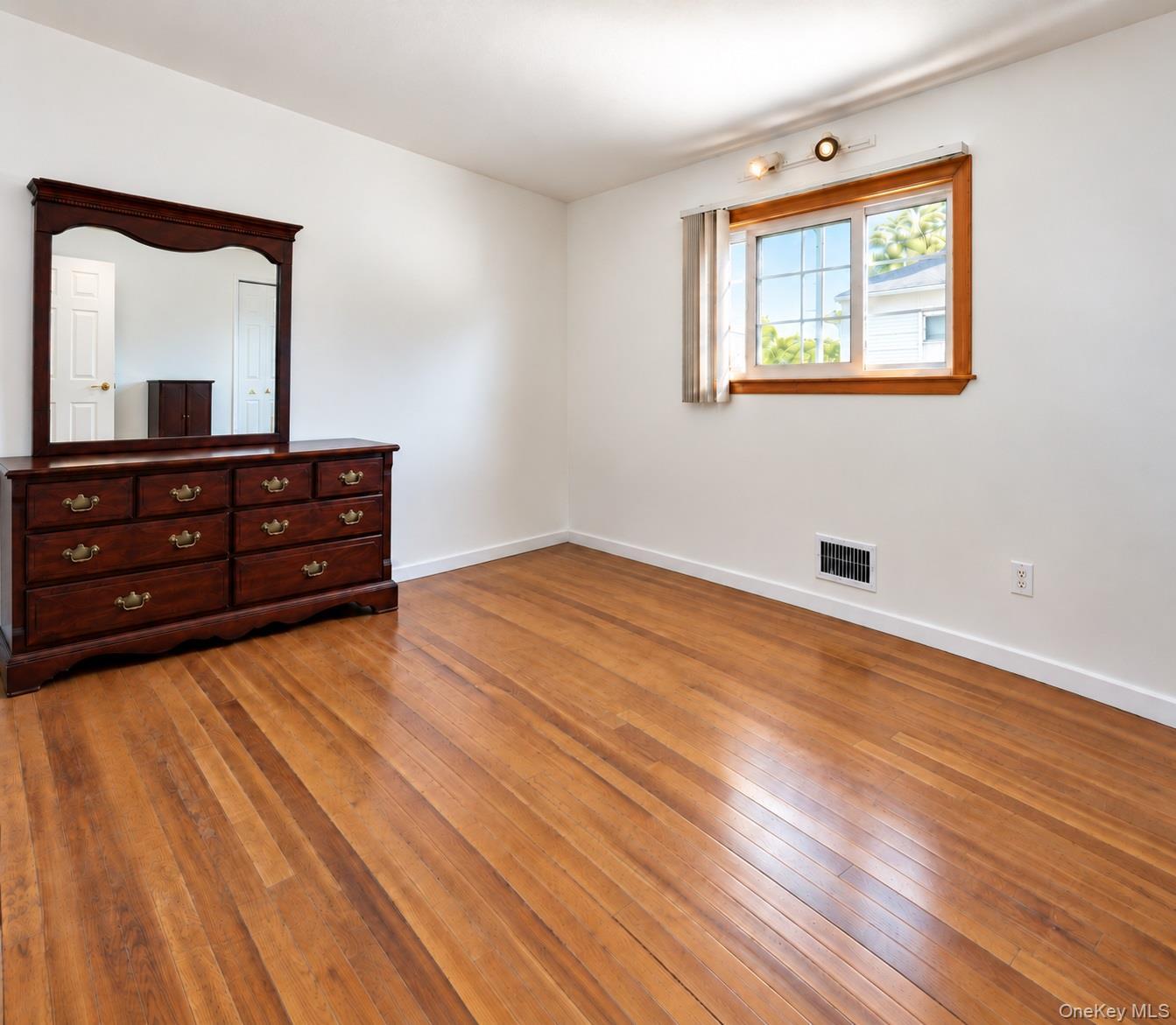 Single Family 90th Street  Queens, NY 11414, MLS-1059929-19