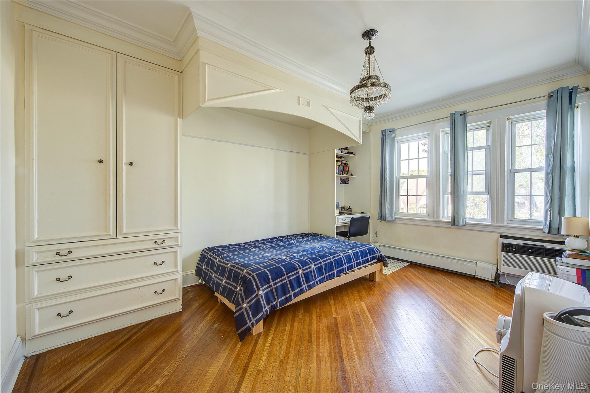 Single Family 84th Place  Queens, NY 11379, MLS-1059951-22
