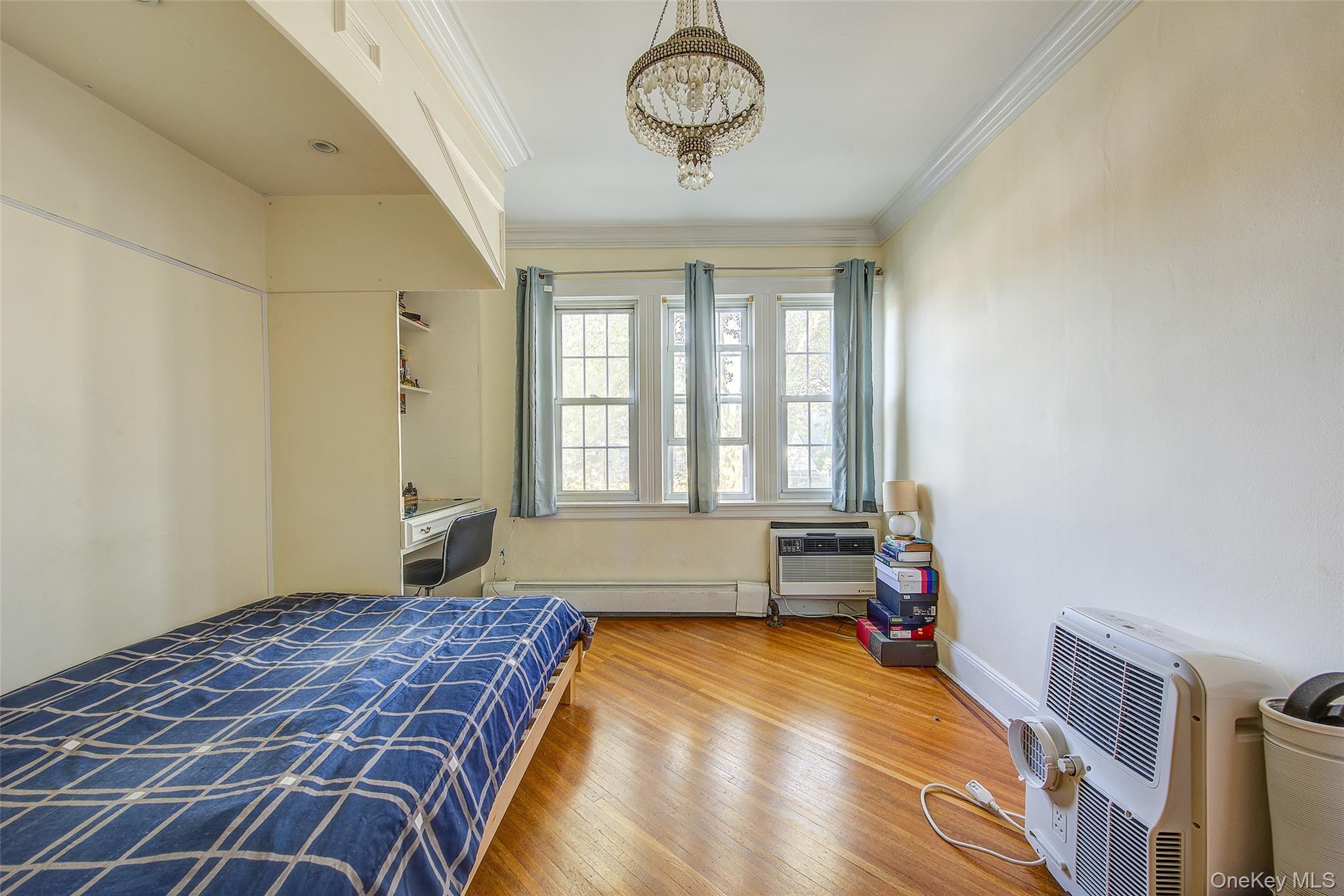 Single Family 84th Place  Queens, NY 11379, MLS-1059951-23