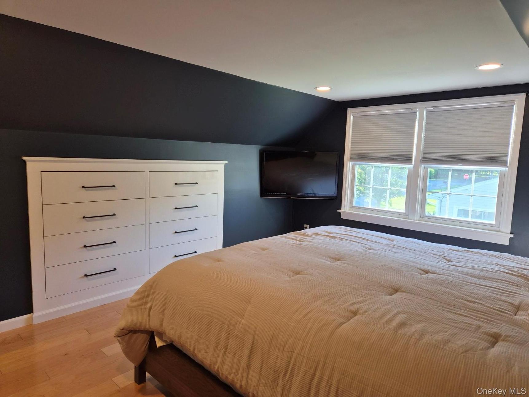 Single Family Orchard Place Ulster County, NY 12486, MLS-1059980-19
