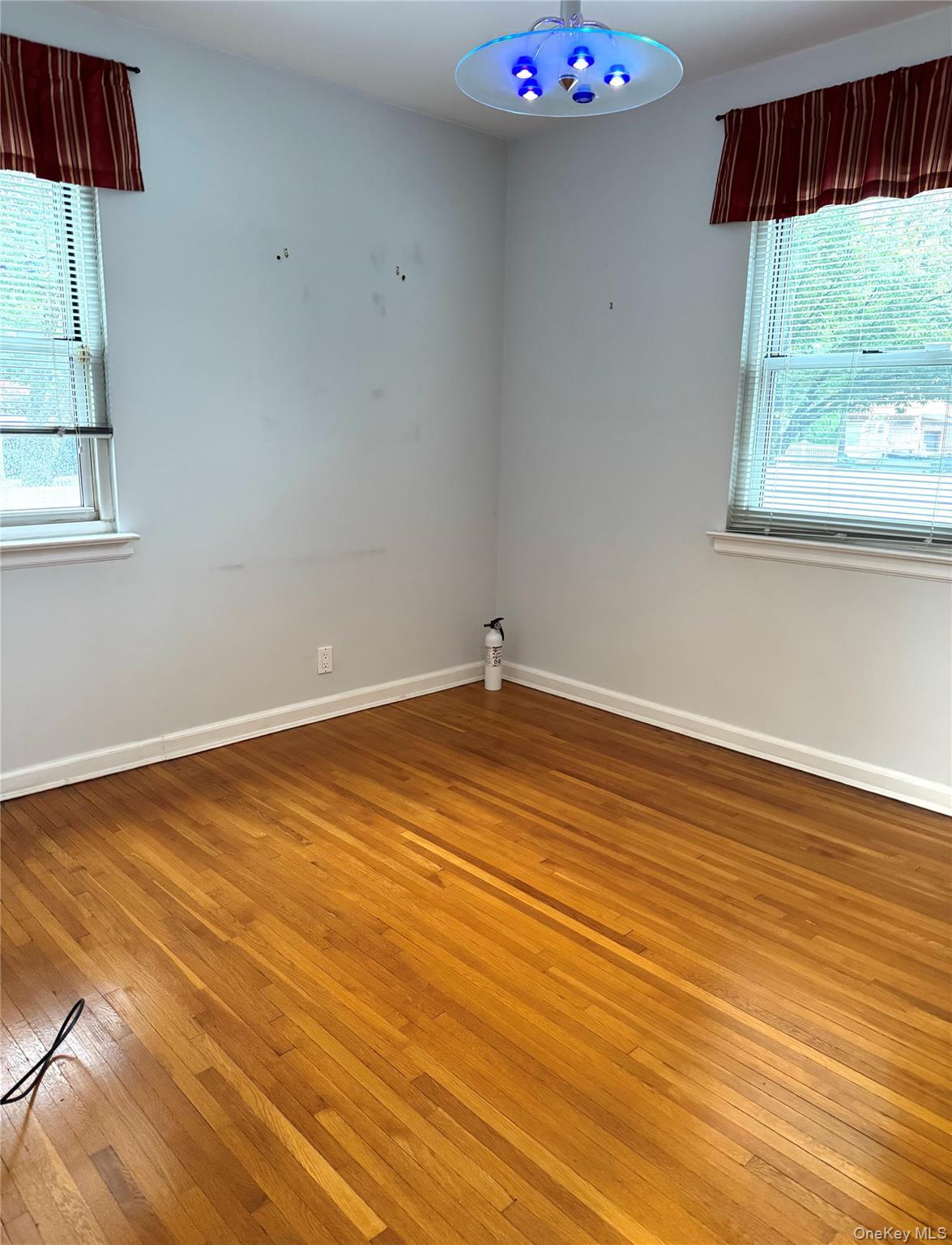 Single Family 43rd Ave Queens, NY 11361, MLS-1060013-19