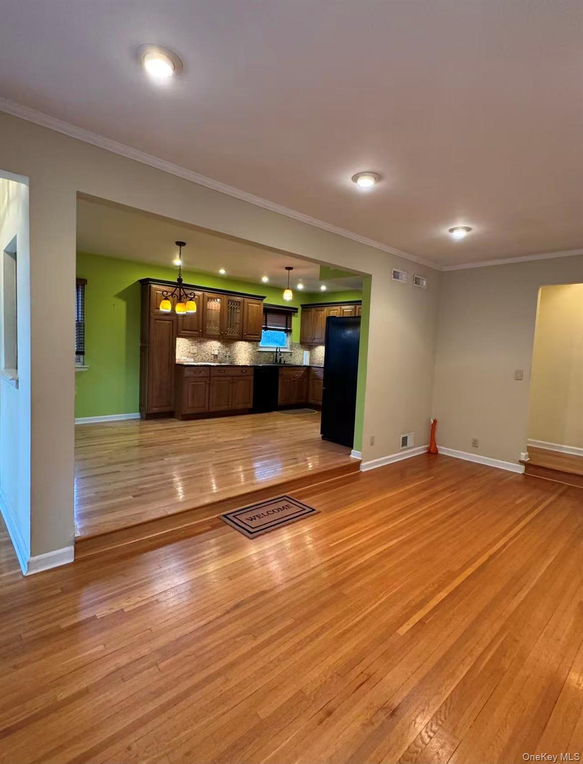 Single Family 43rd Ave Queens, NY 11361, MLS-1060013-2