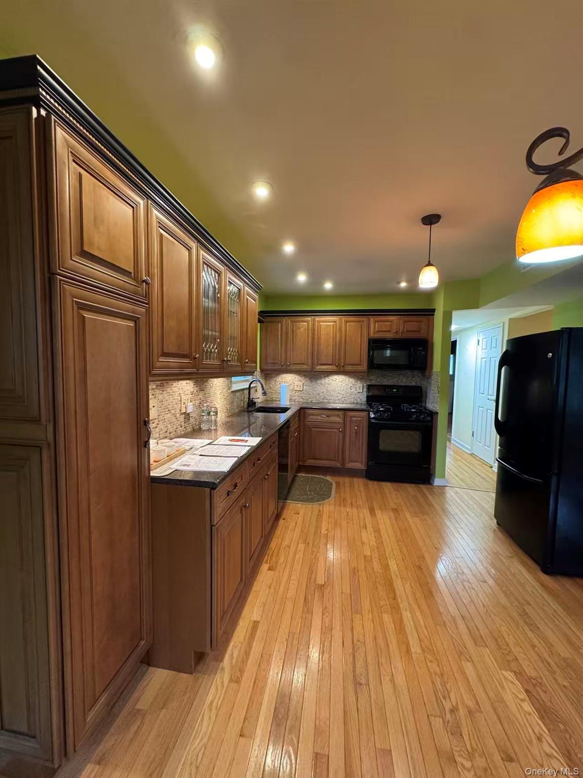 Single Family 43rd Ave Queens, NY 11361, MLS-1060013-3