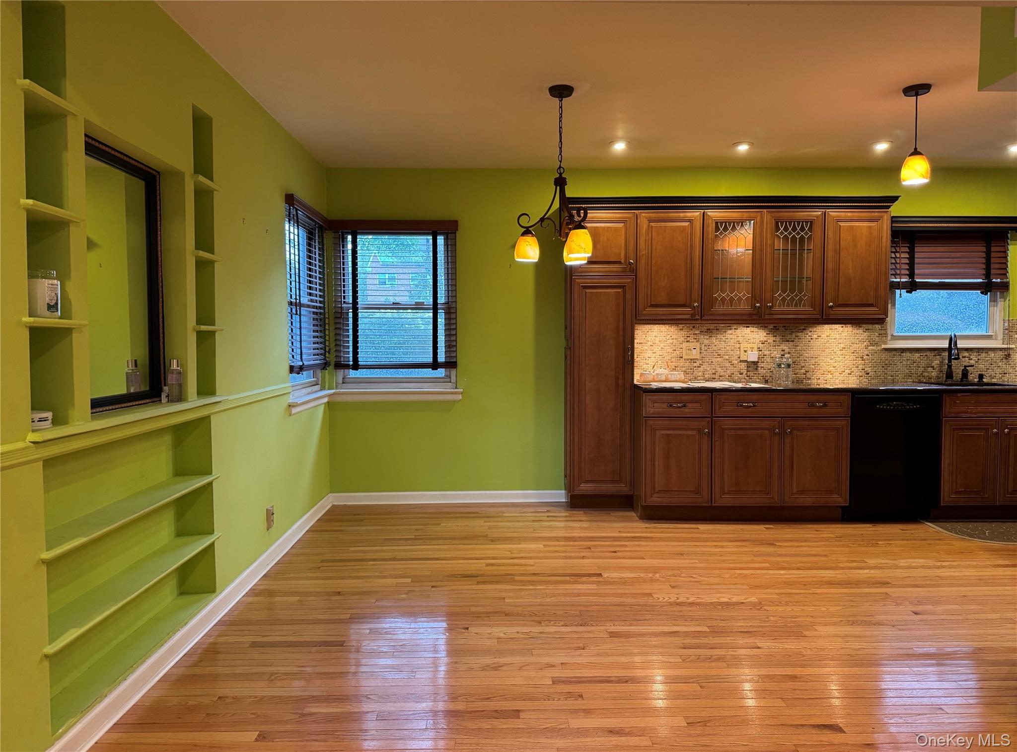 Single Family 43rd Ave Queens, NY 11361, MLS-1060013-4