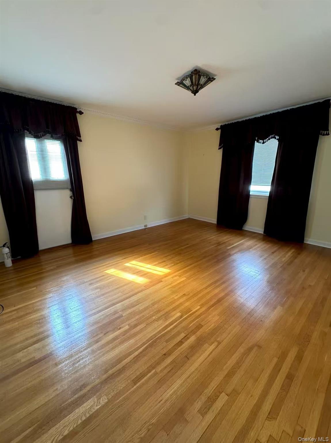 Single Family 43rd Ave Queens, NY 11361, MLS-1060013-7