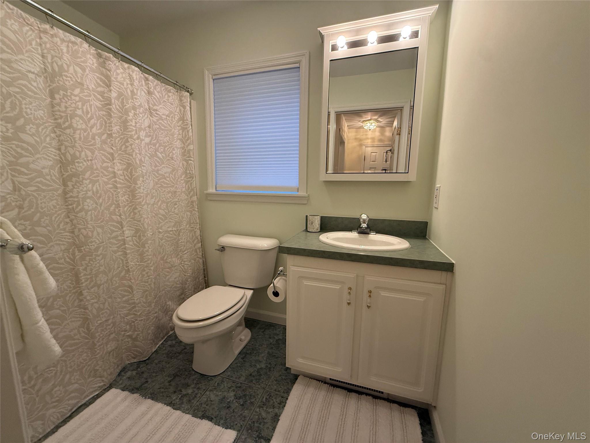 Single Family Middle Road Suffolk County, NY 11933, MLS-1060050-16