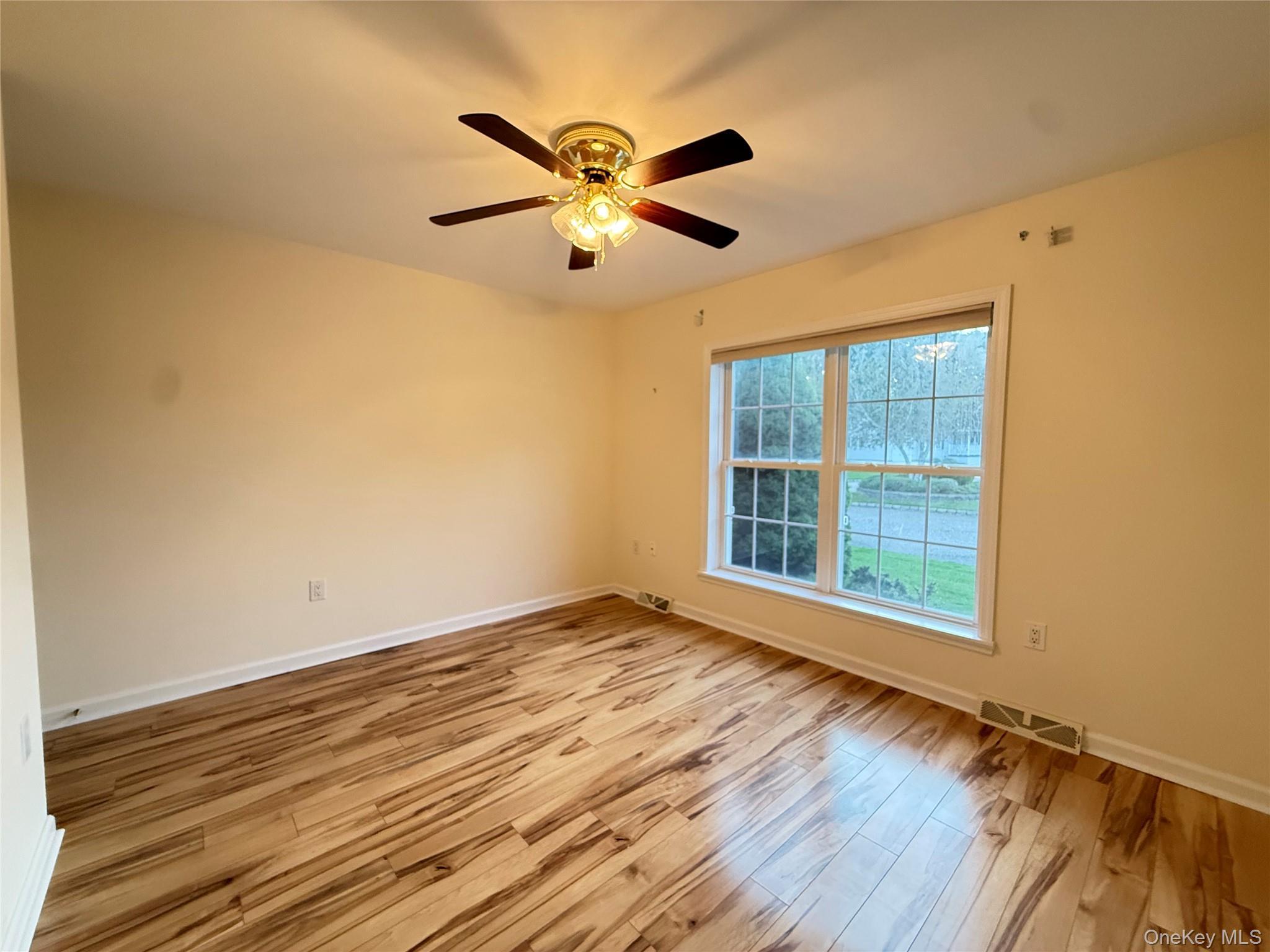 Single Family Middle Road  Suffolk County, NY 11933, MLS-1060050-25