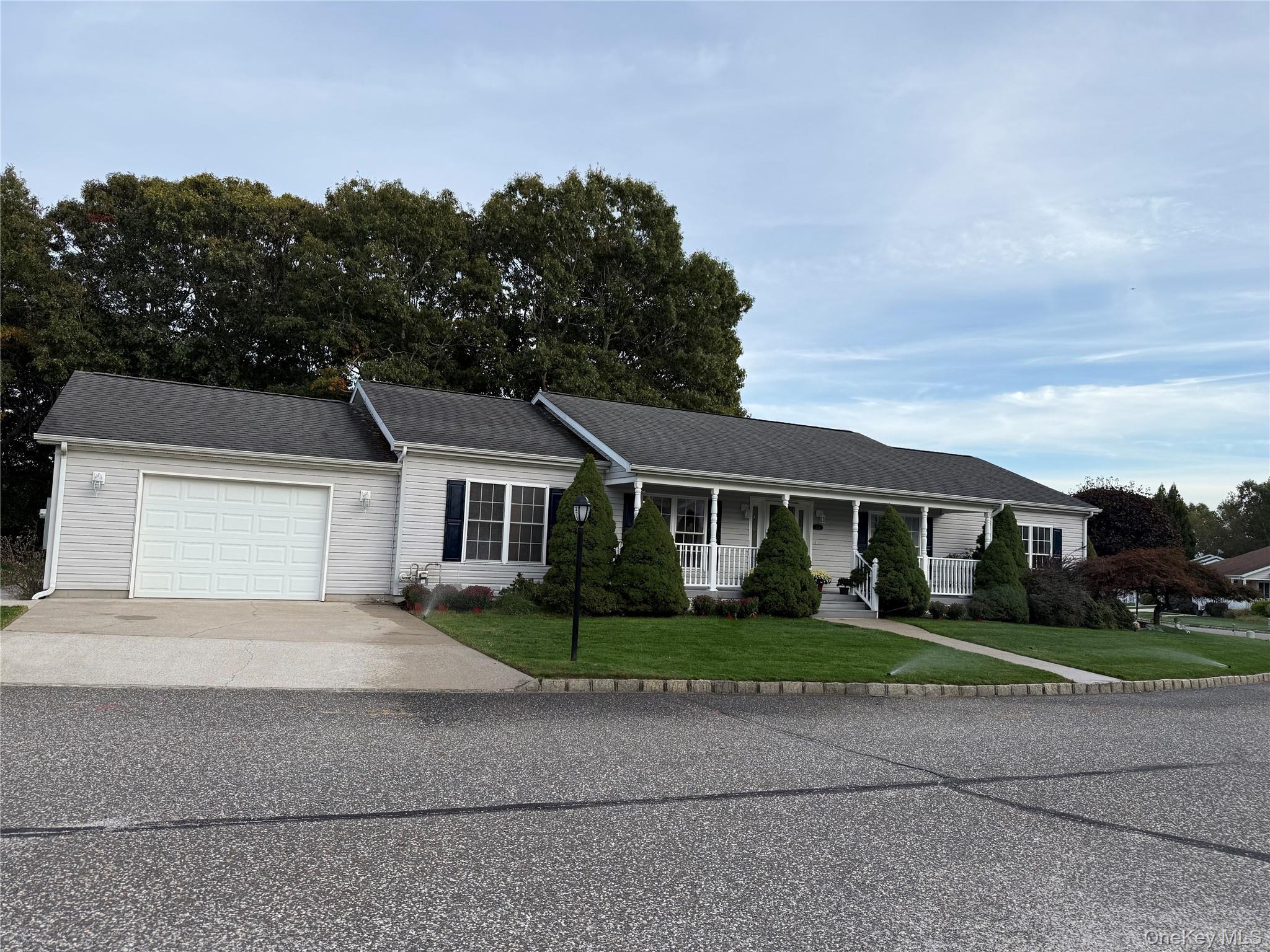 Single Family Middle Road  Suffolk County, NY 11933, MLS-1060050-37