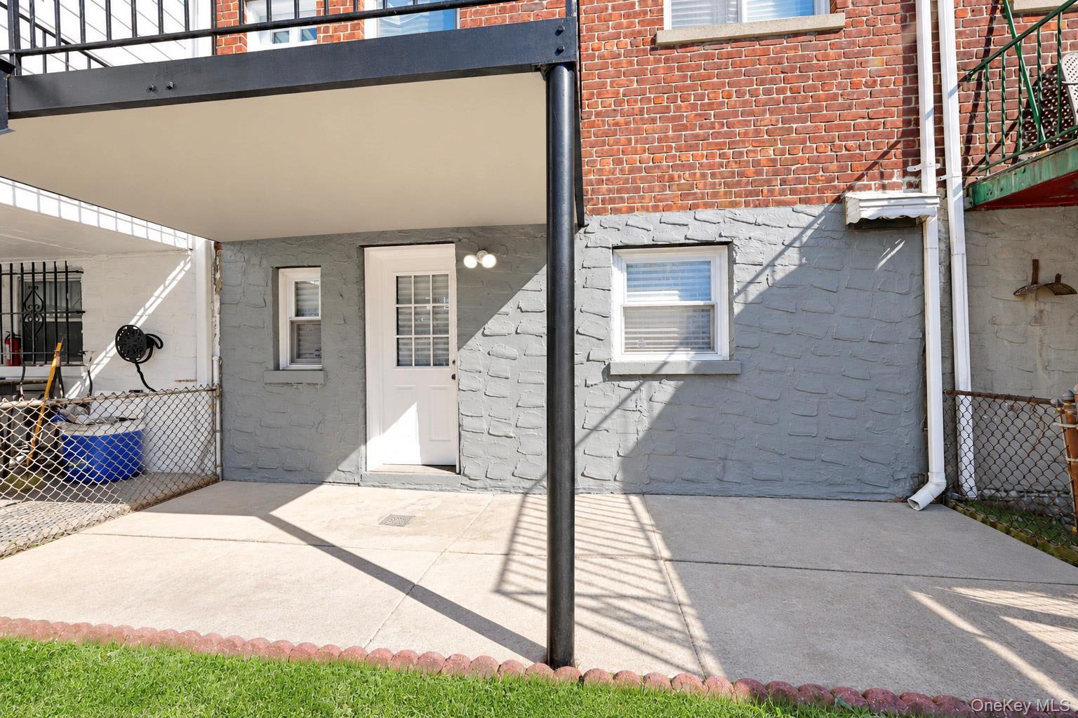 Single Family Morgan Avenue  Bronx, NY 10469, MLS-1060061-21