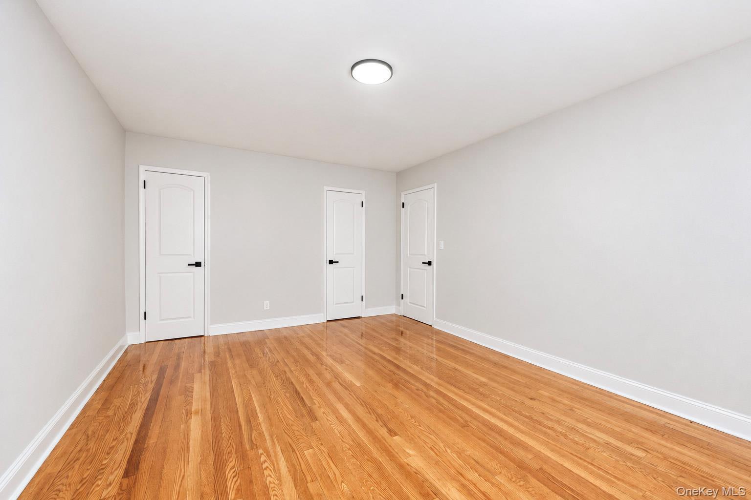 Single Family Morgan Avenue  Bronx, NY 10469, MLS-1060061-25