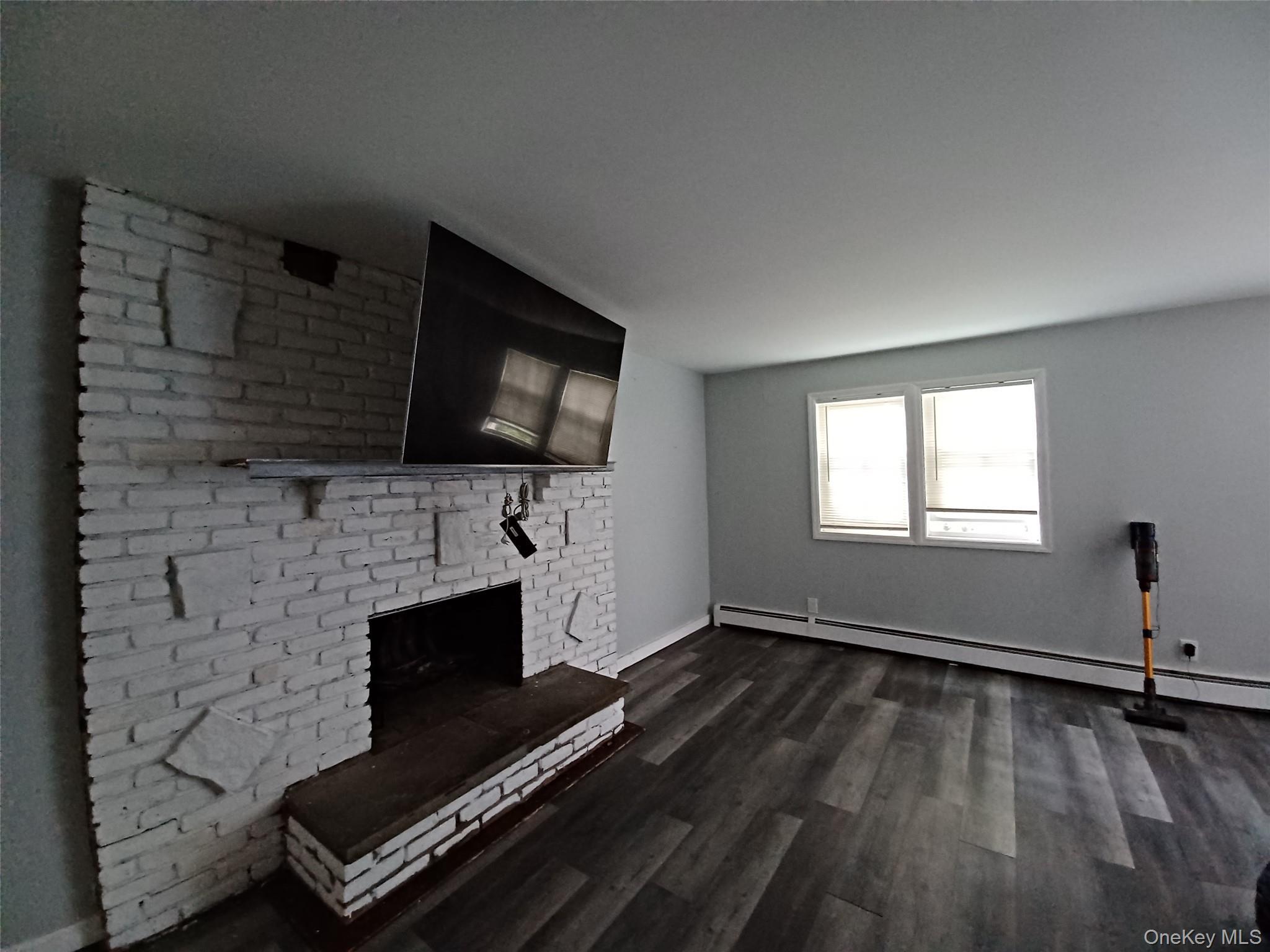 Single Family Dahlia Drive  Suffolk County, NY 11951, MLS-1060074-6