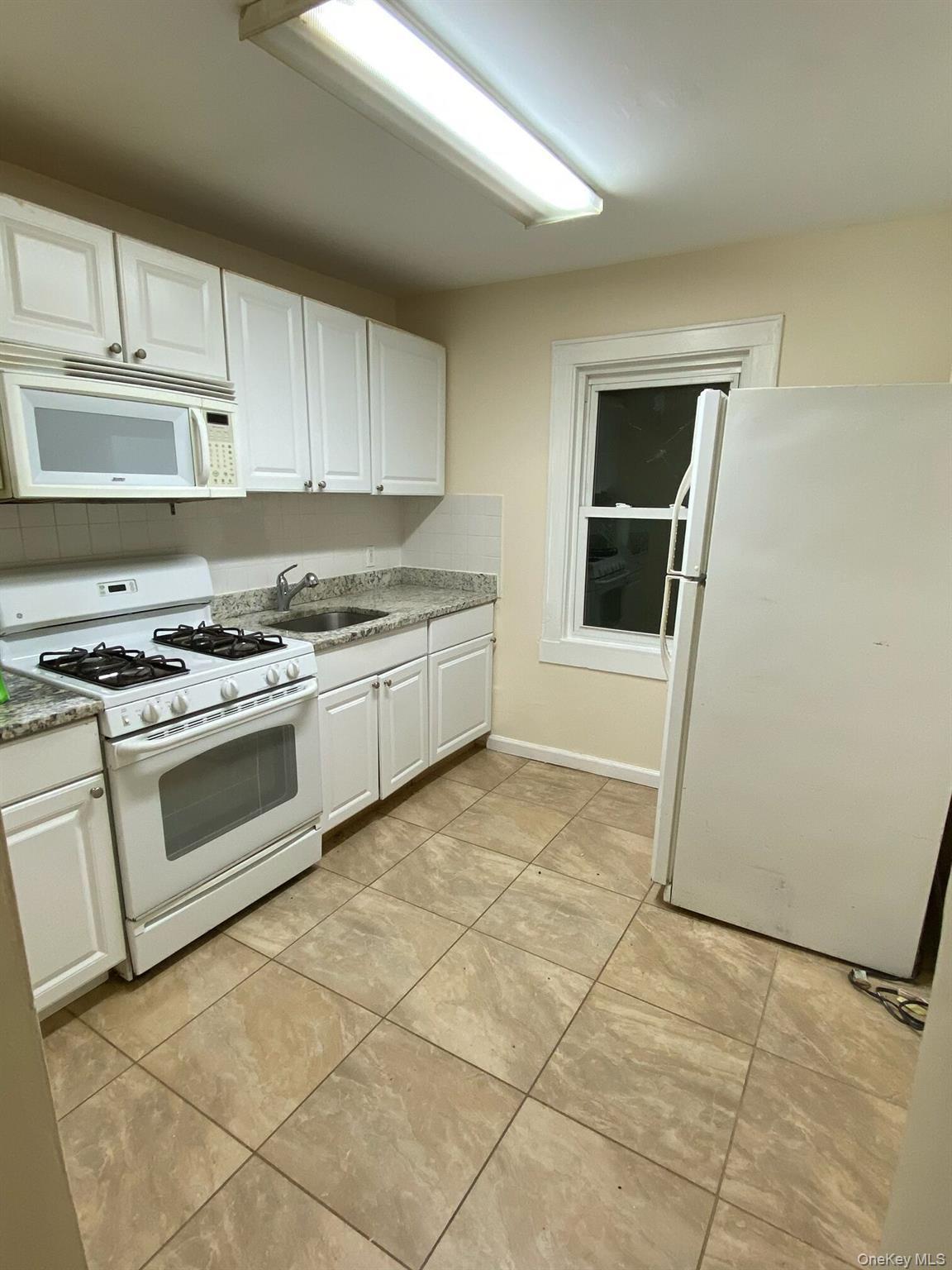 Single Family 89th Avenue Queens, NY 11426, MLS-1060107-7