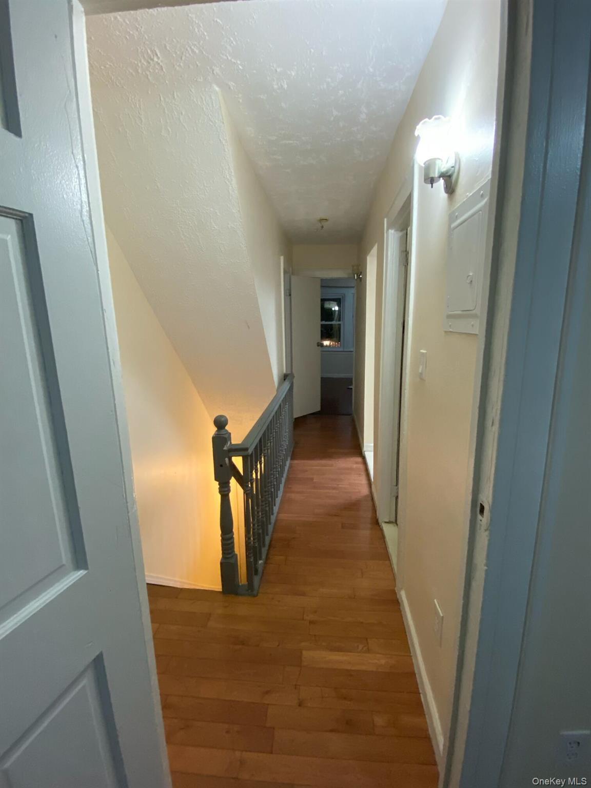 Single Family 89th Avenue  Queens, NY 11426, MLS-1060107-9