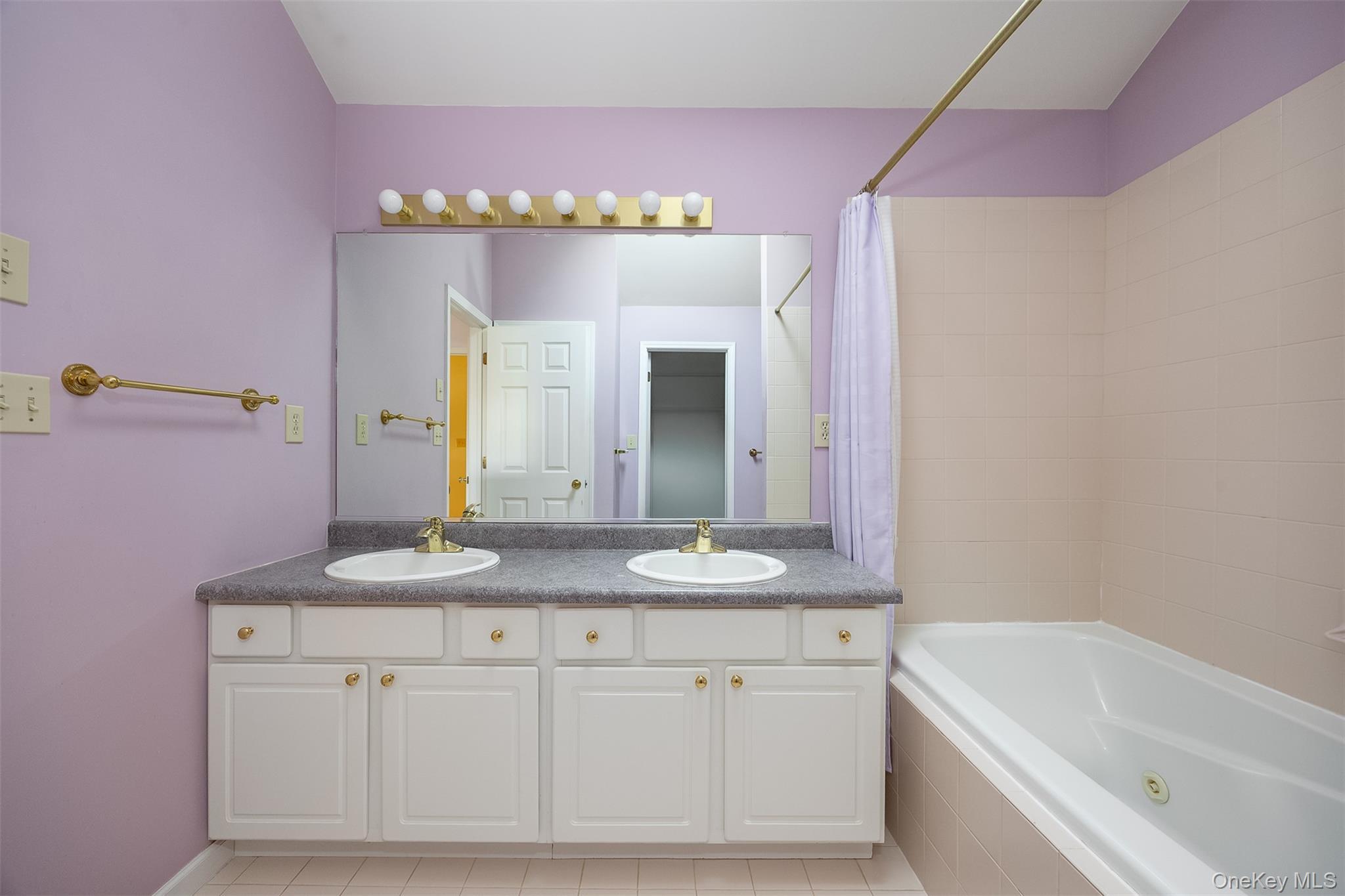 Single Family Turnberry Court Dutchess County, NY 12603, MLS-1060212-20