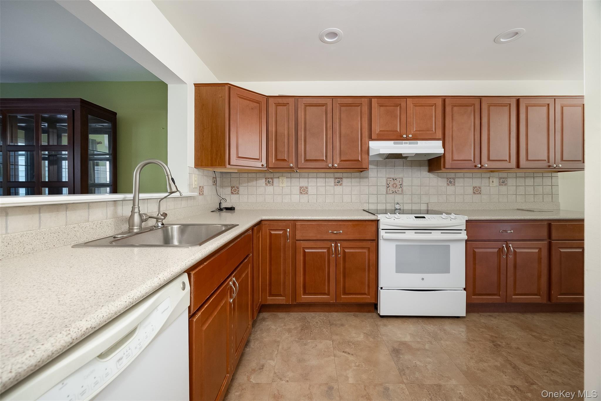 Single Family Turnberry Court Dutchess County, NY 12603, MLS-1060212-5