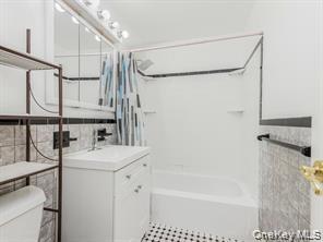 Single Family Hollers Avenue  Bronx, NY 10475, MLS-1060248-12