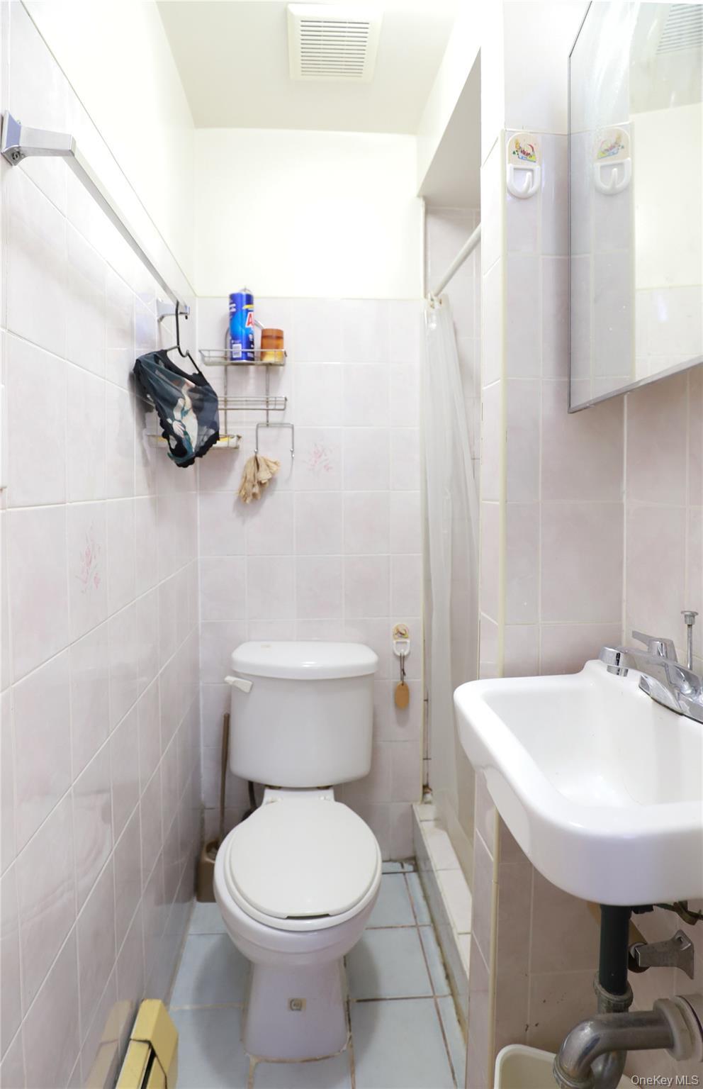 Single Family Kalmia Avenue Queens, NY 11355, MLS-1060271-18